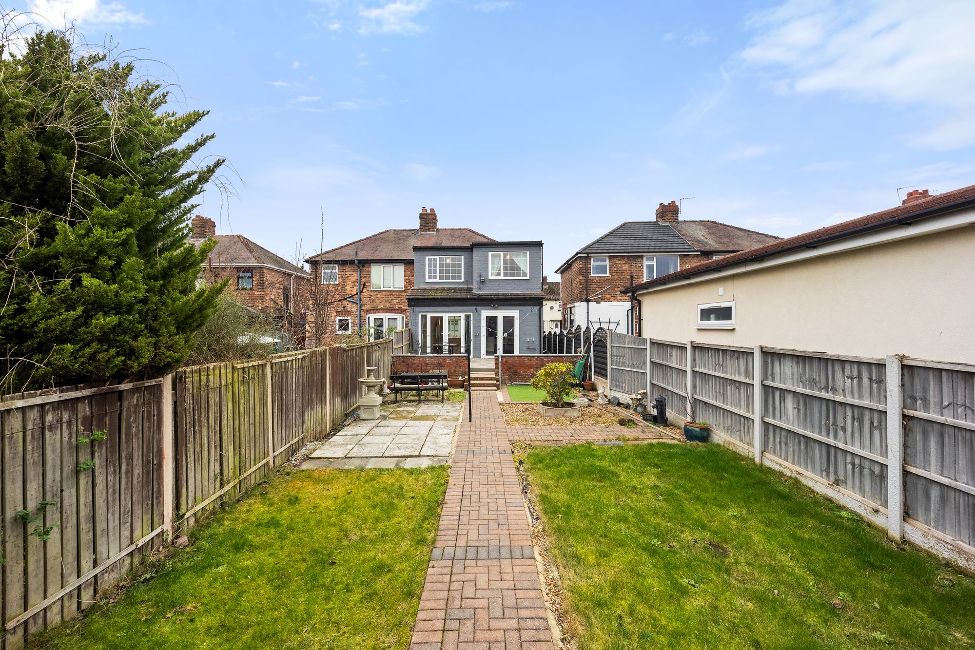 Blundell Road, Widnes, WA8