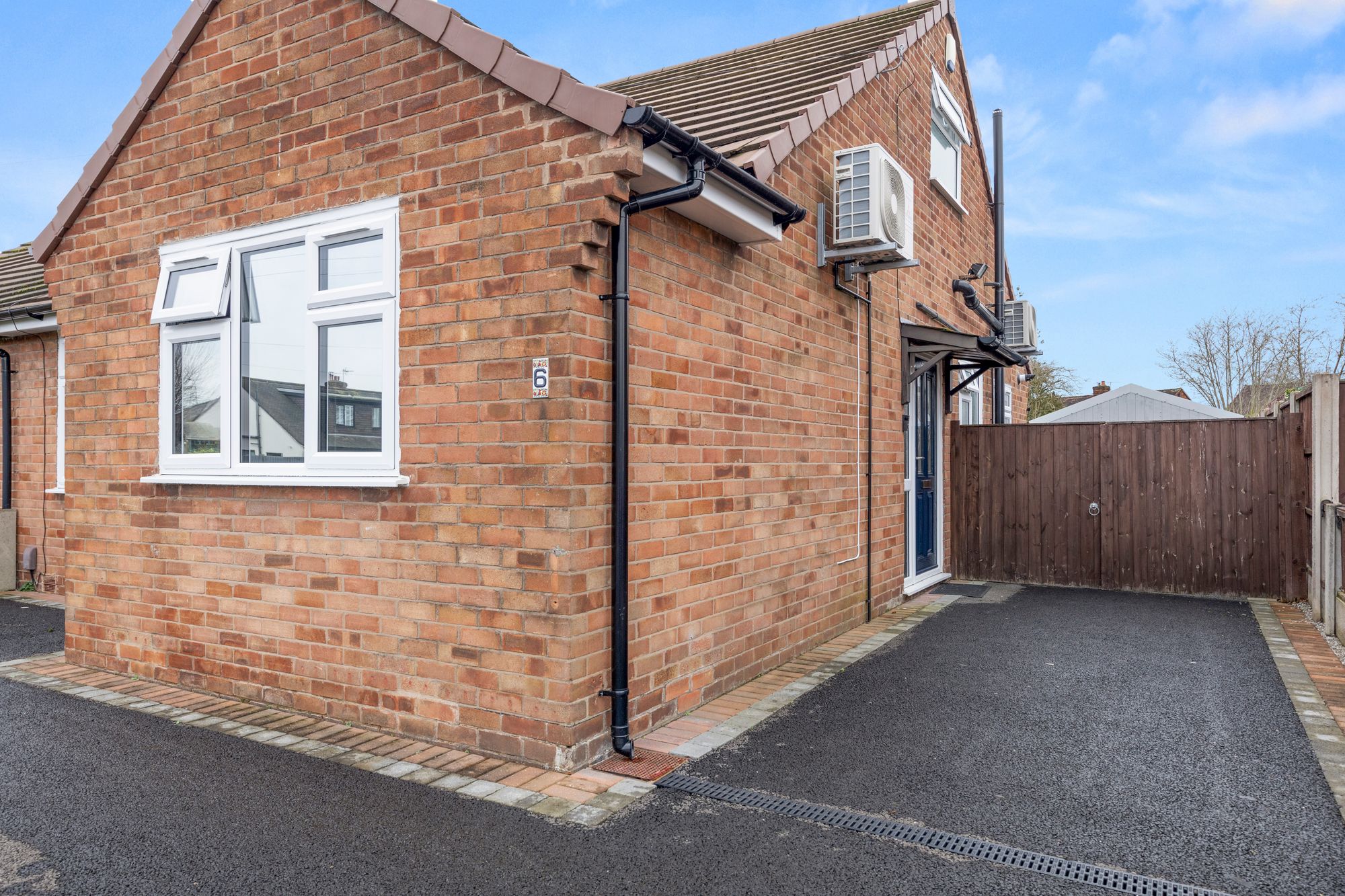 Rozel Crescent, Warrington