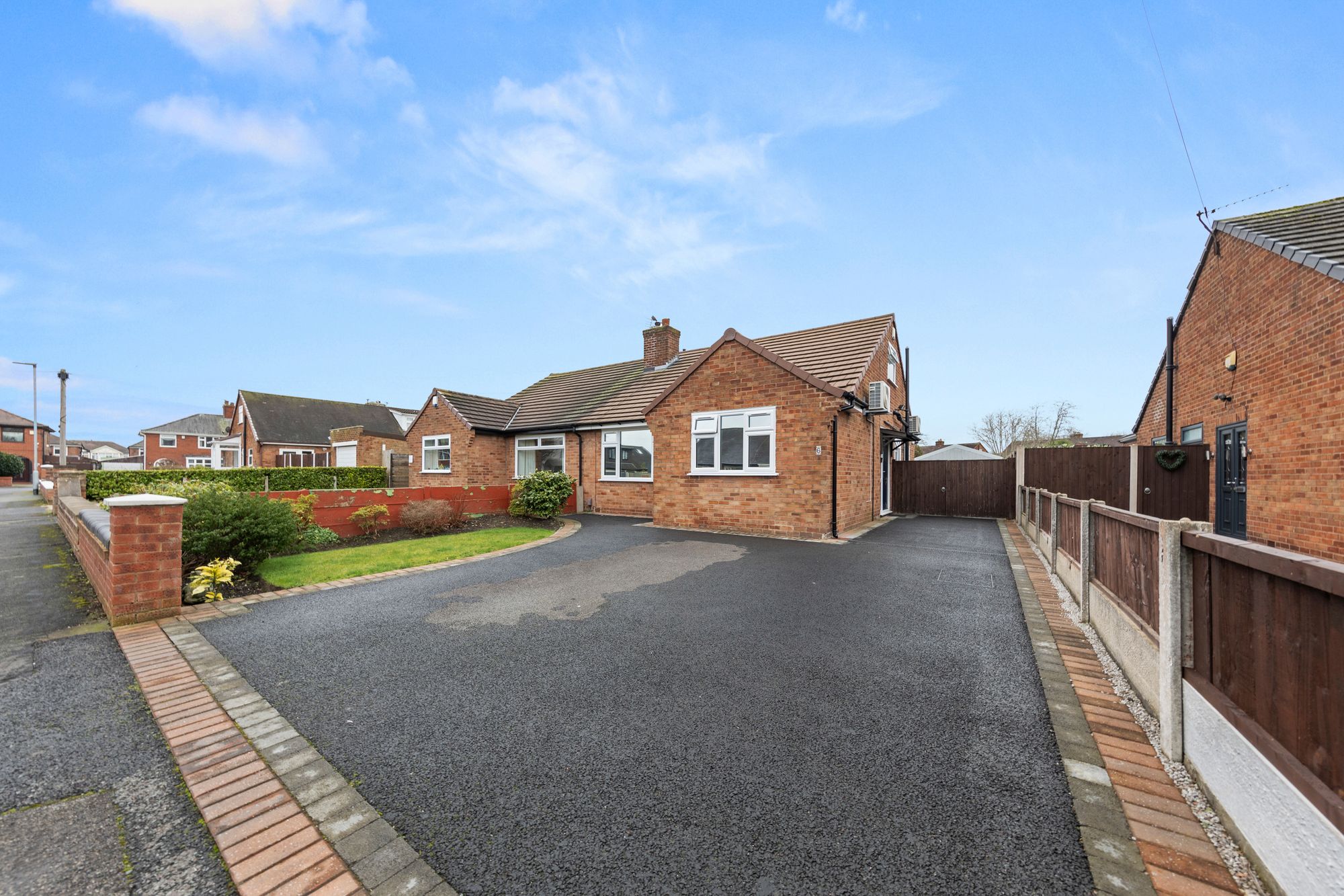 Rozel Crescent, Warrington