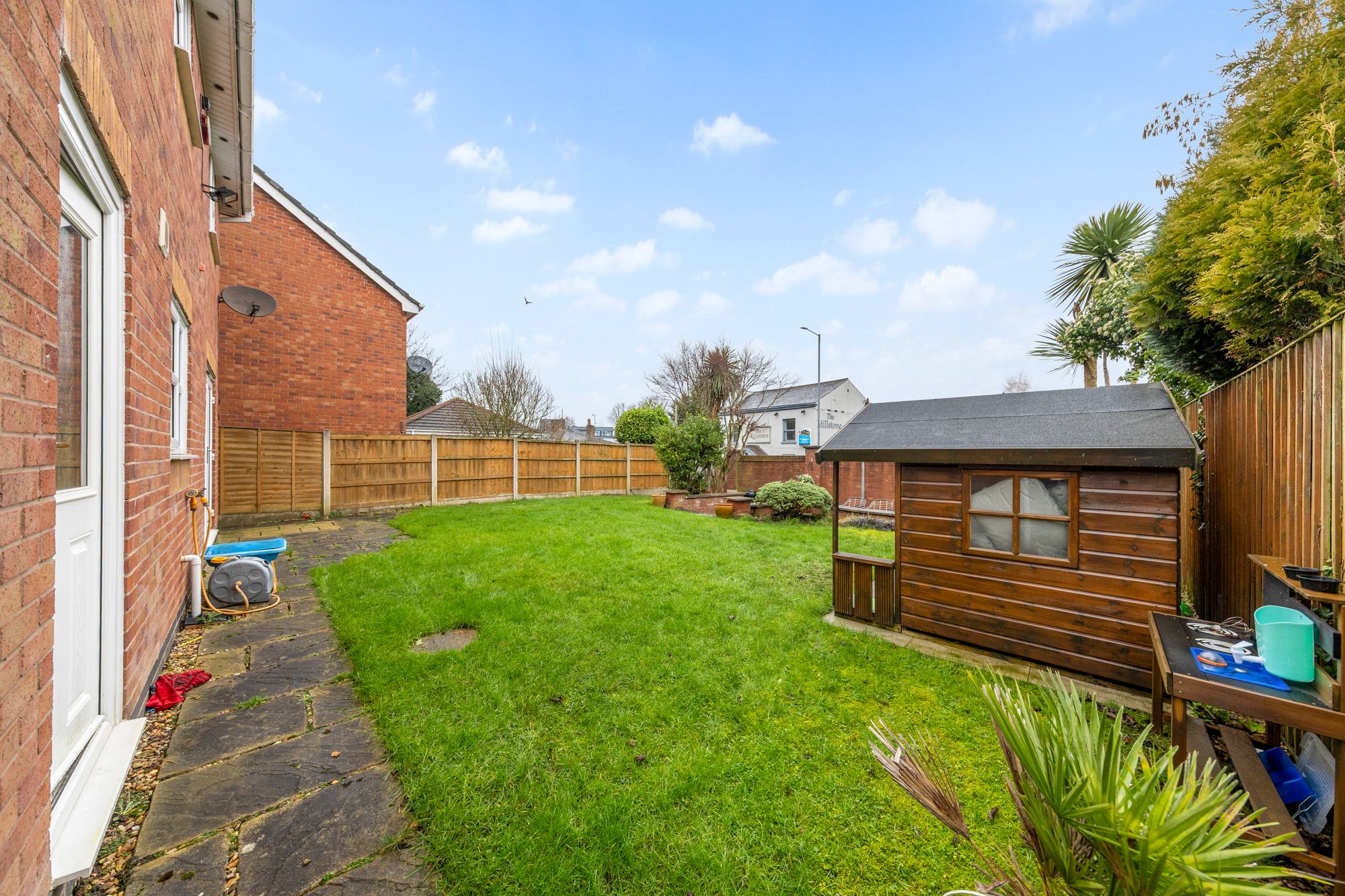 Owlsfield, Newton-Le-Willows