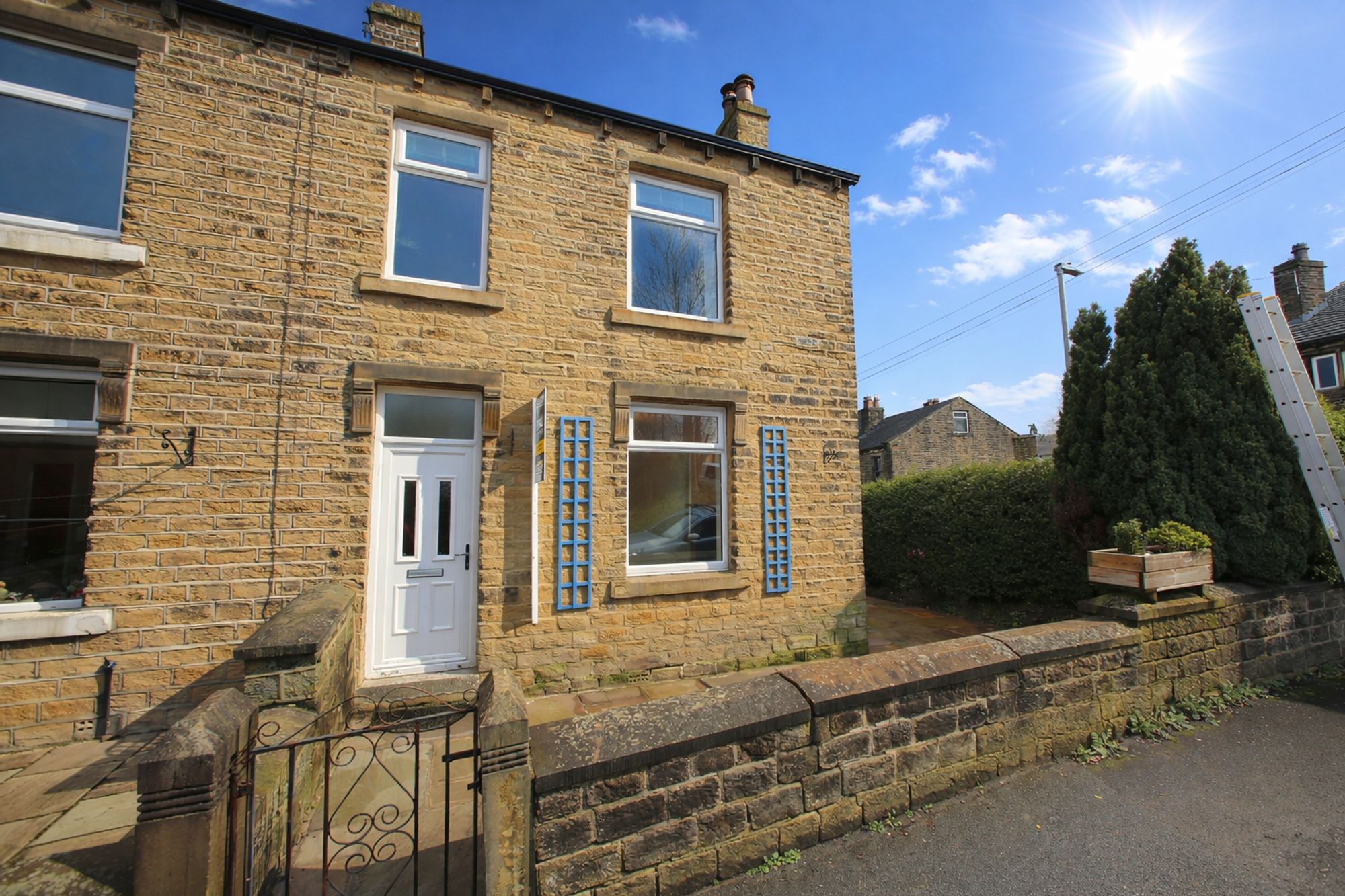 Holyoake Terrace, Linthwaite, HD7