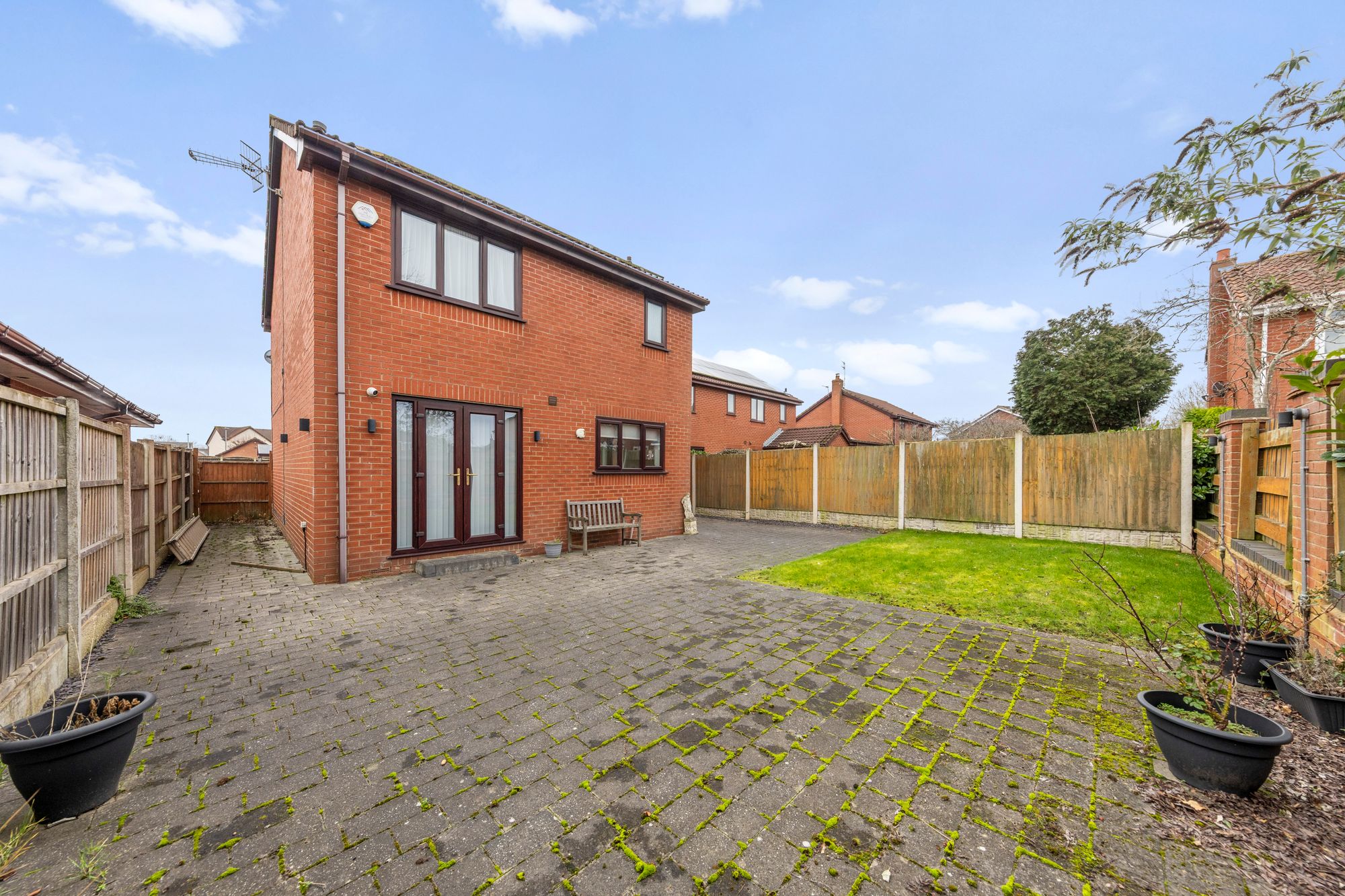 Castle Green, Westbrook, WA5