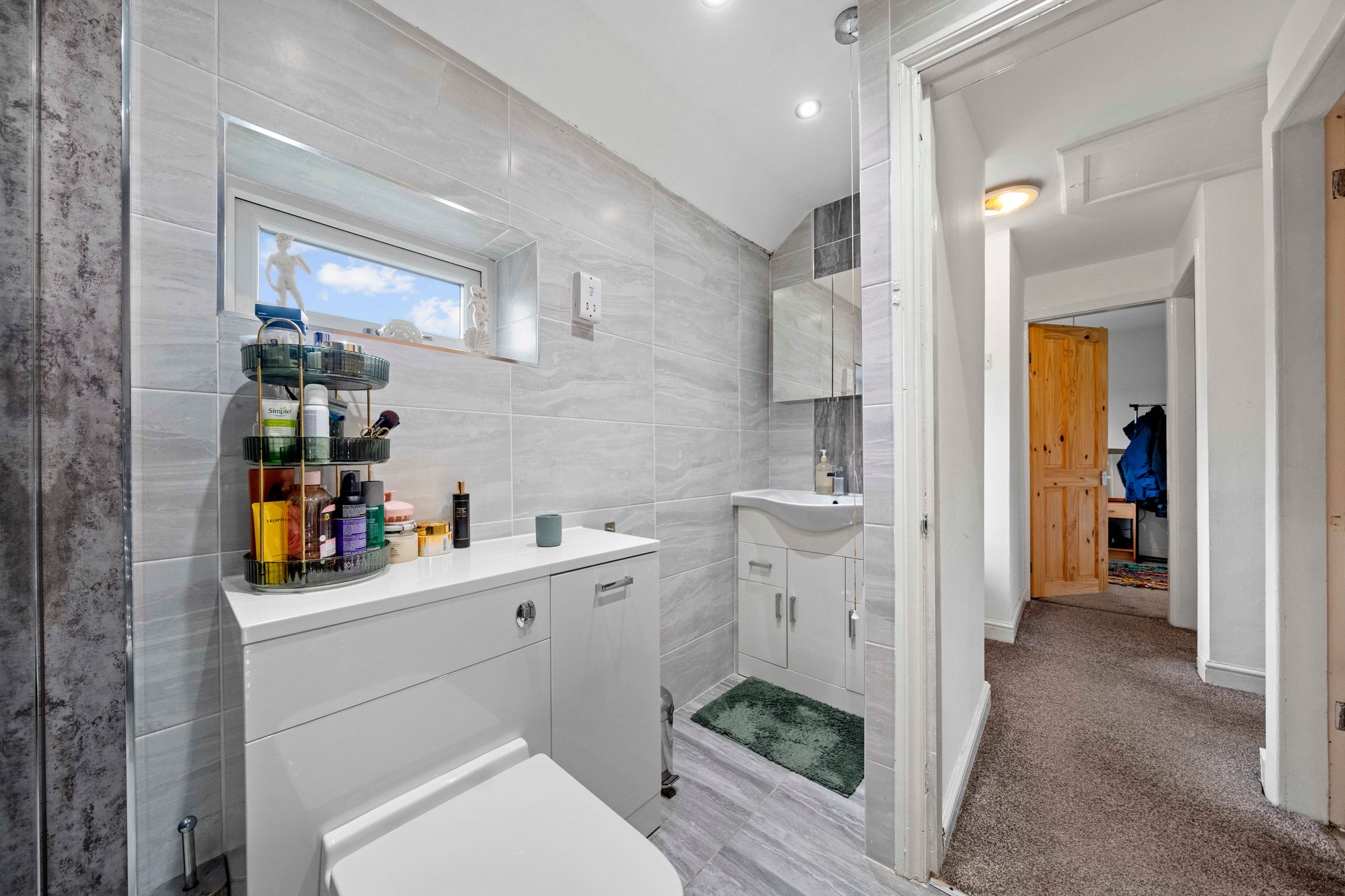 Manor Avenue, Warrington