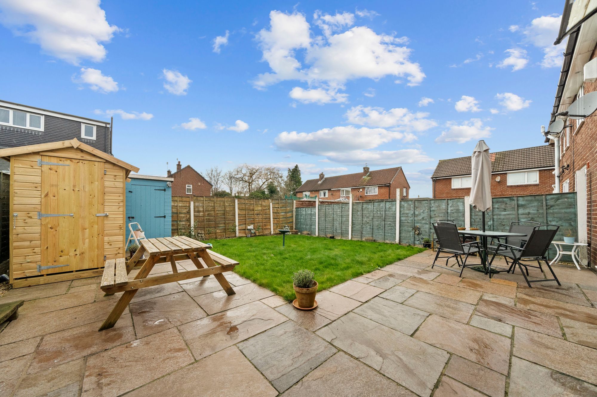 Manor Avenue, Warrington