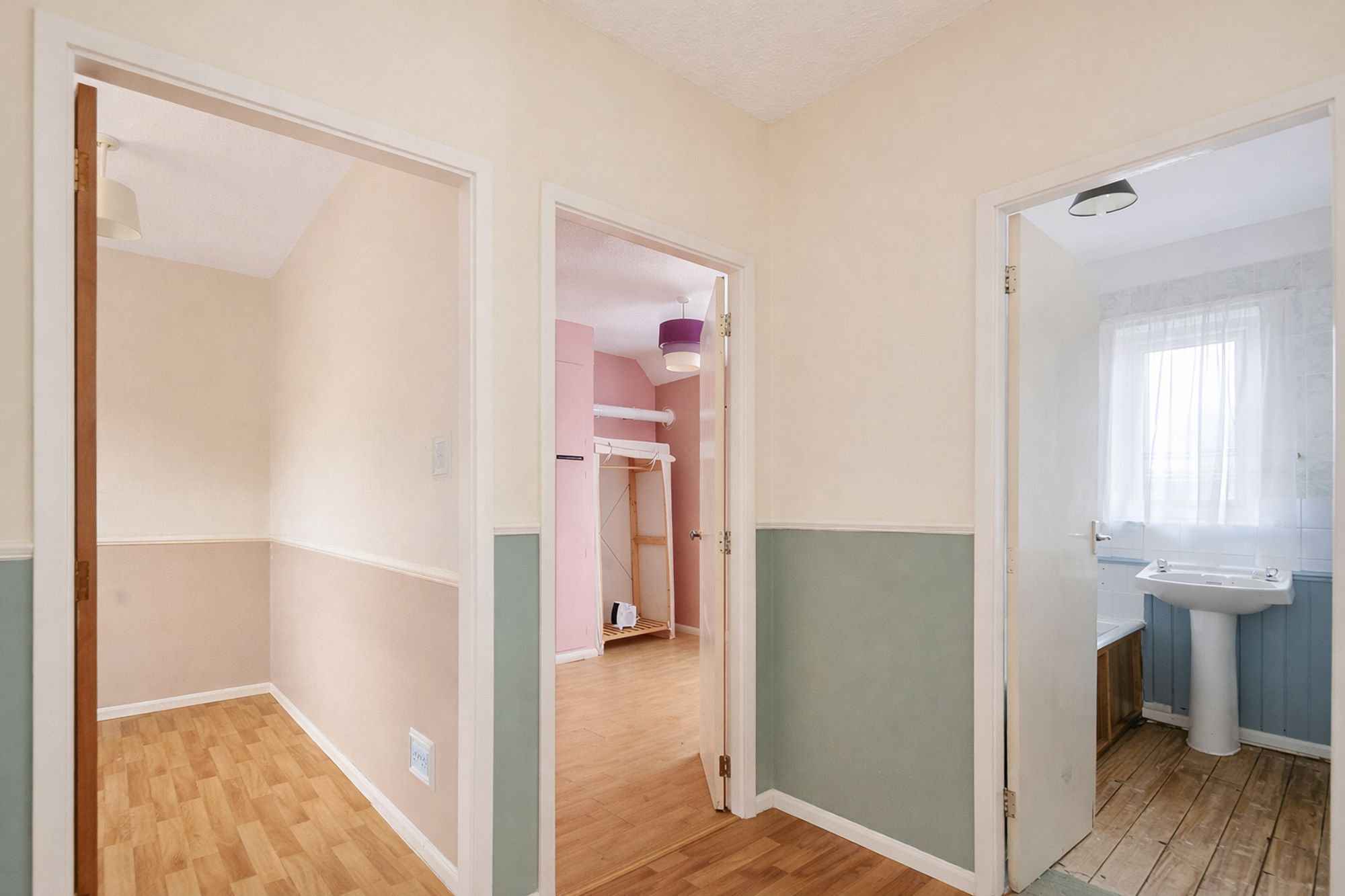 0fe9bcff-9aa5-45ec-923d-348bb1df40d3