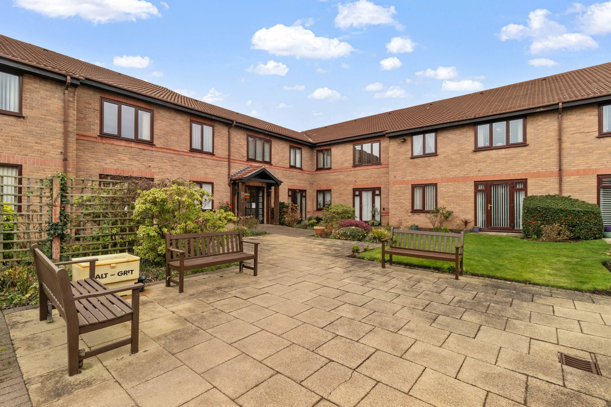 Oulton Court, Warrington