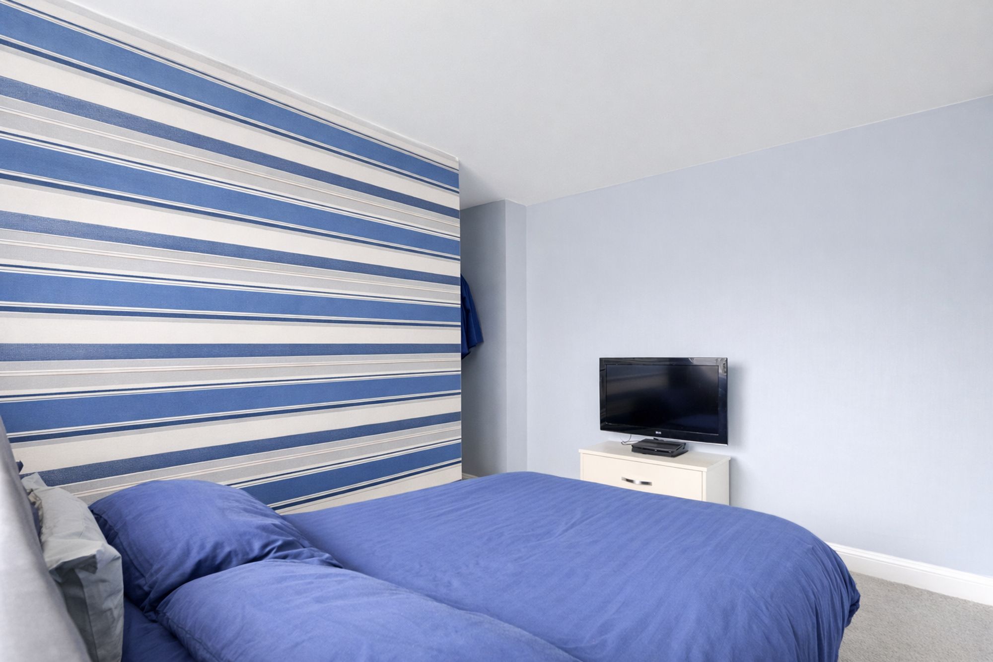 ffe53ace-1363-4076-a85c-362a8e29fb3e