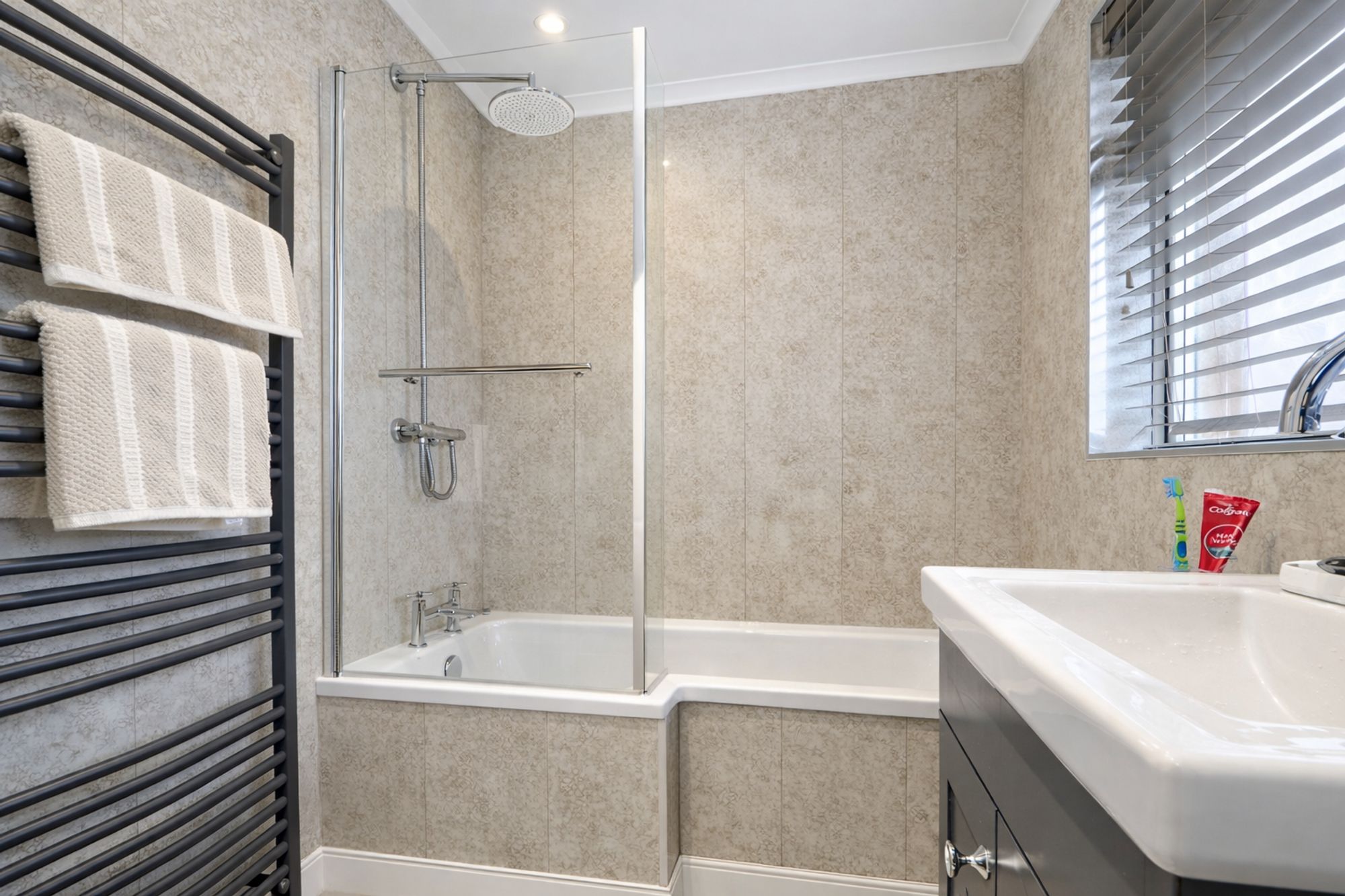 2a3b2664-6d6c-4216-92e3-ad5c2215aeb2