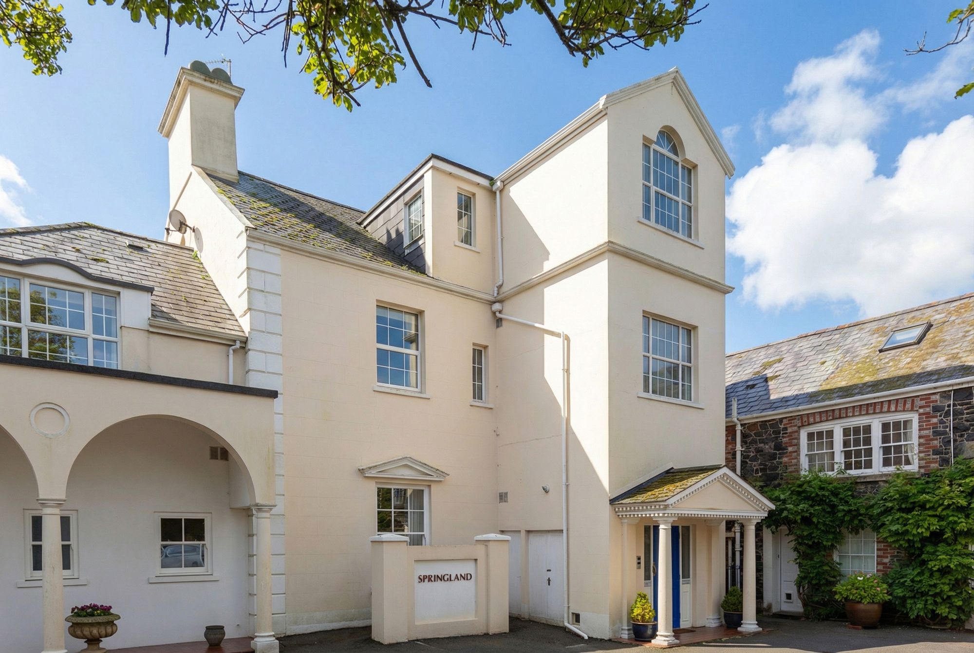 2 bed Apartment For Sale in St. Lawrence, Jersey