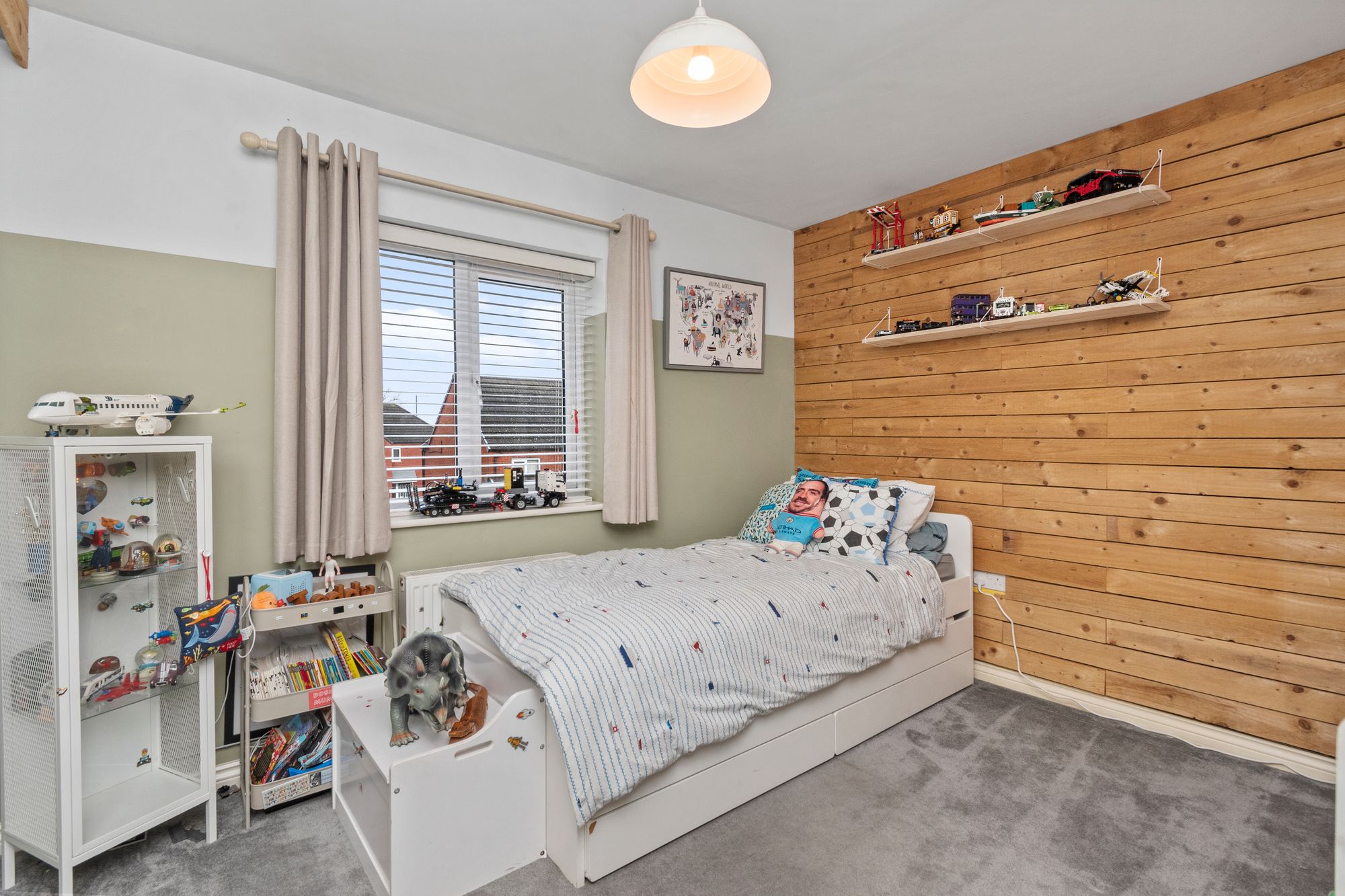 Newlove Avenue, St. Helens