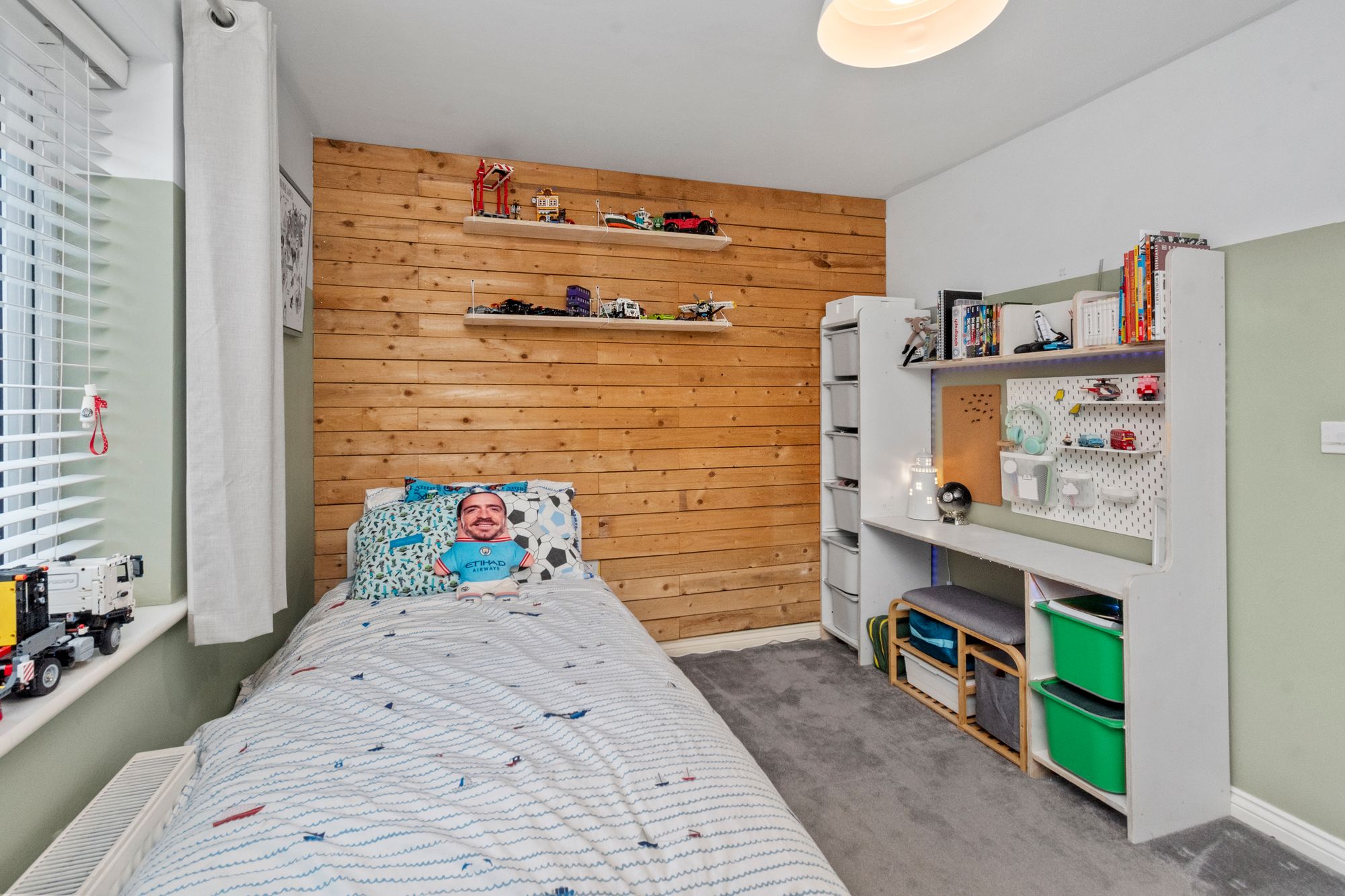 Newlove Avenue, St. Helens