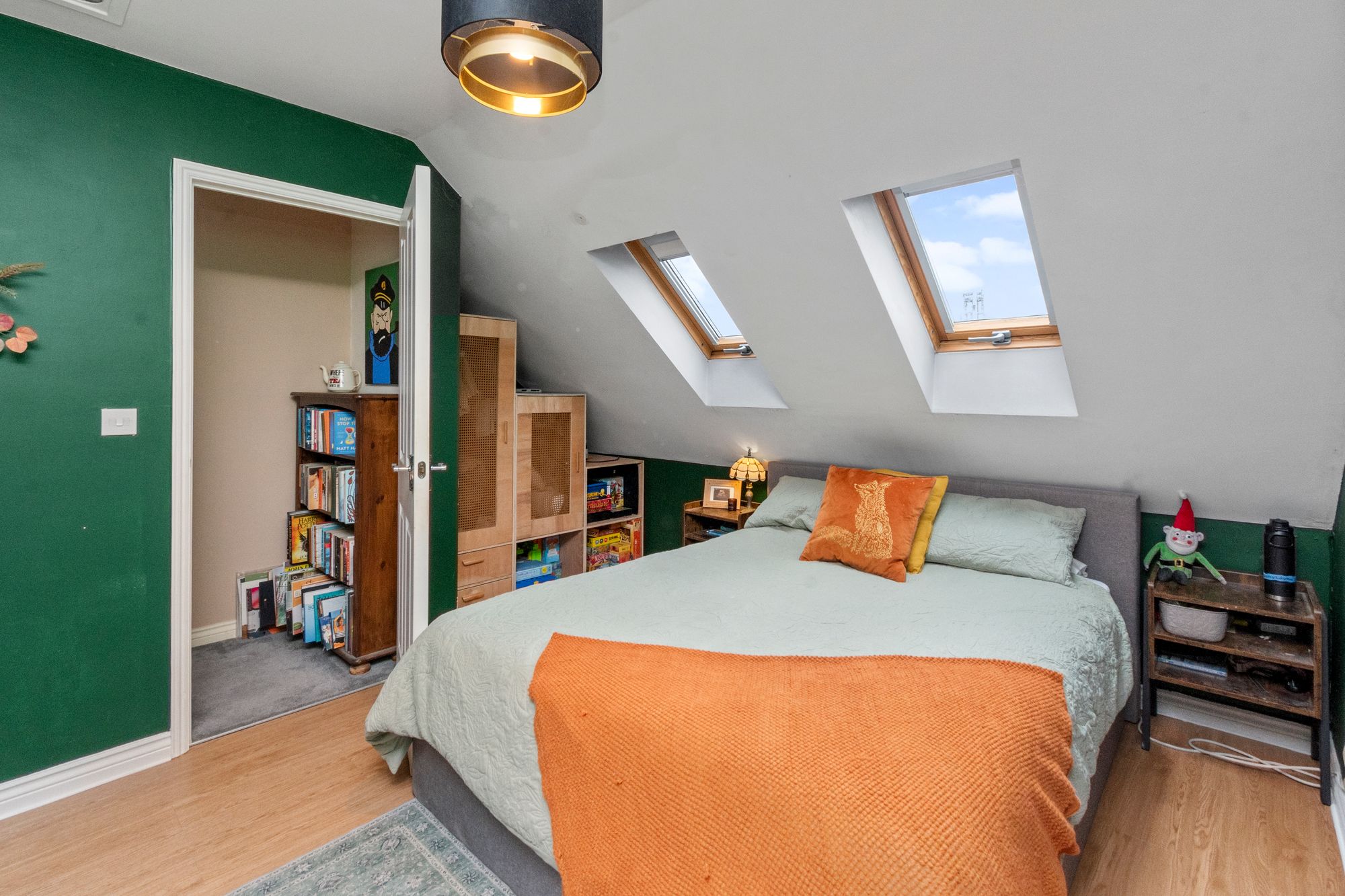 Newlove Avenue, St. Helens