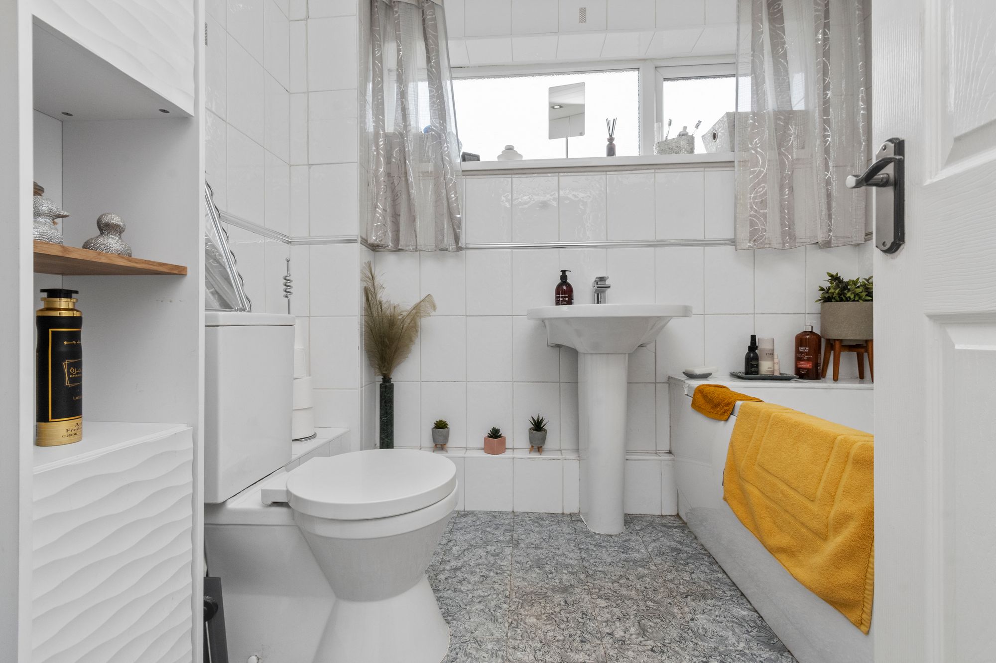 Four Acre Lane, St. Helens