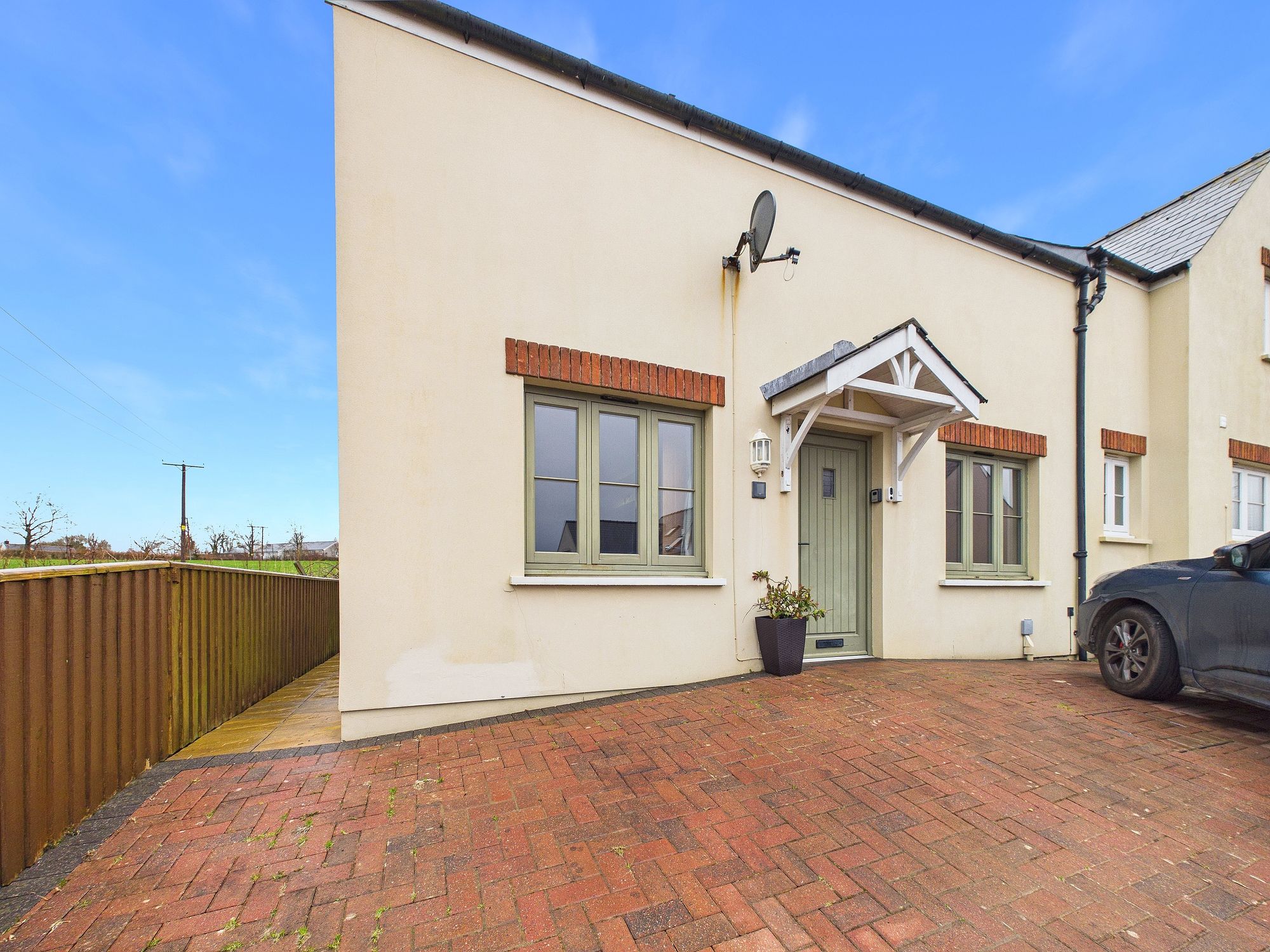 Boot & Shoe Close, Crundale, SA62