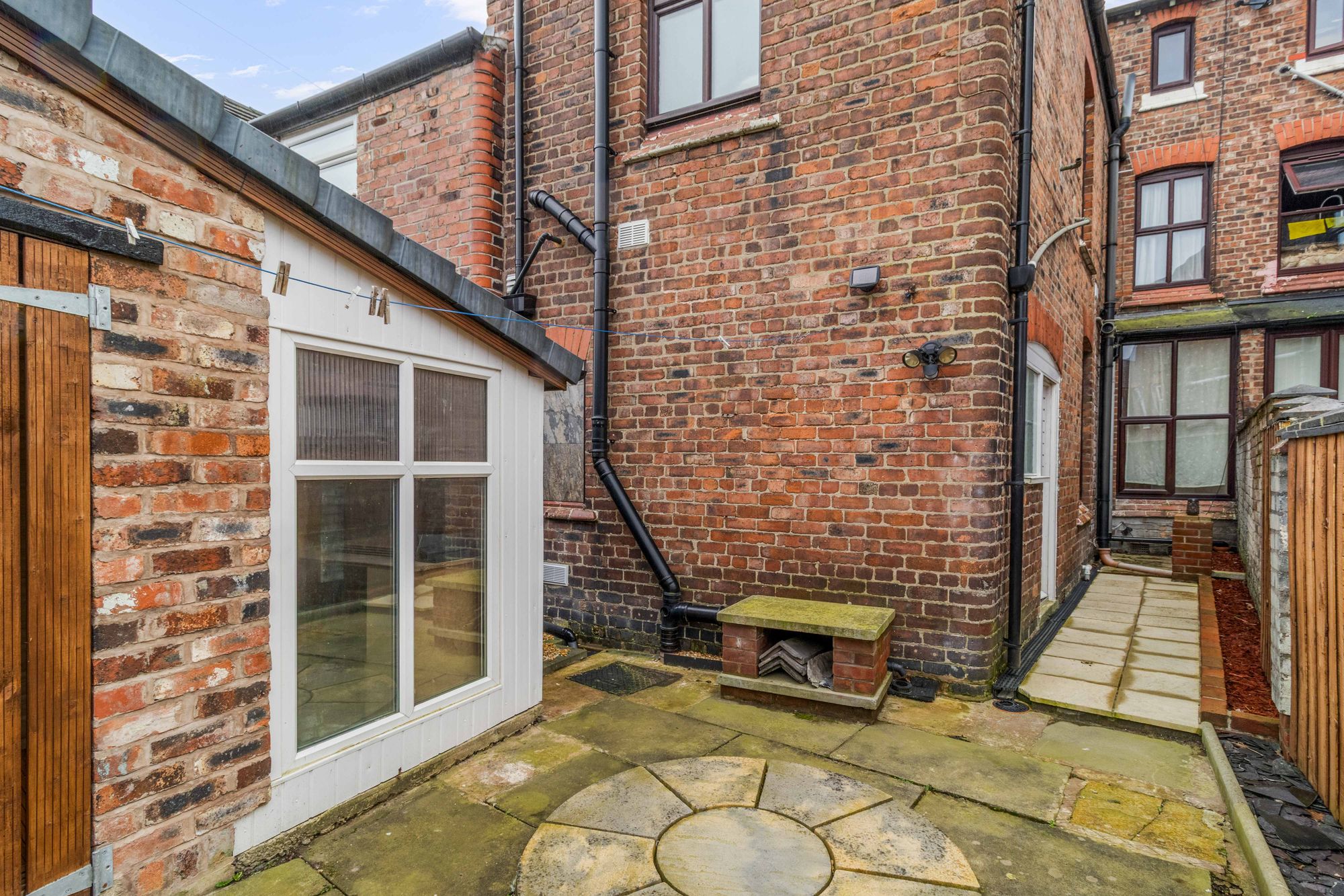 Wilderspool Causeway, Warrington