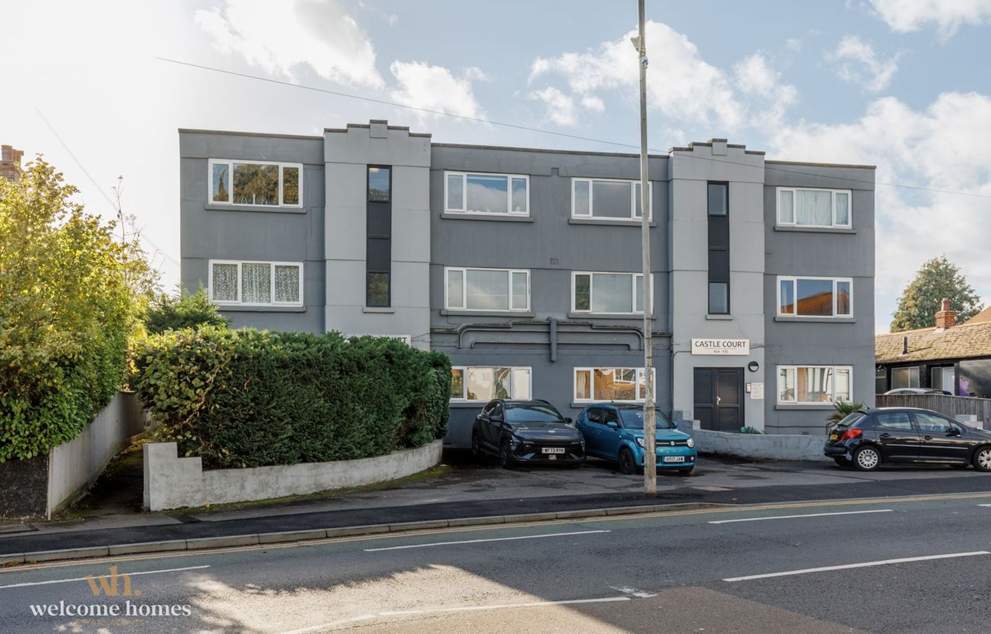 Castle Lane East, Castle Court, BH7