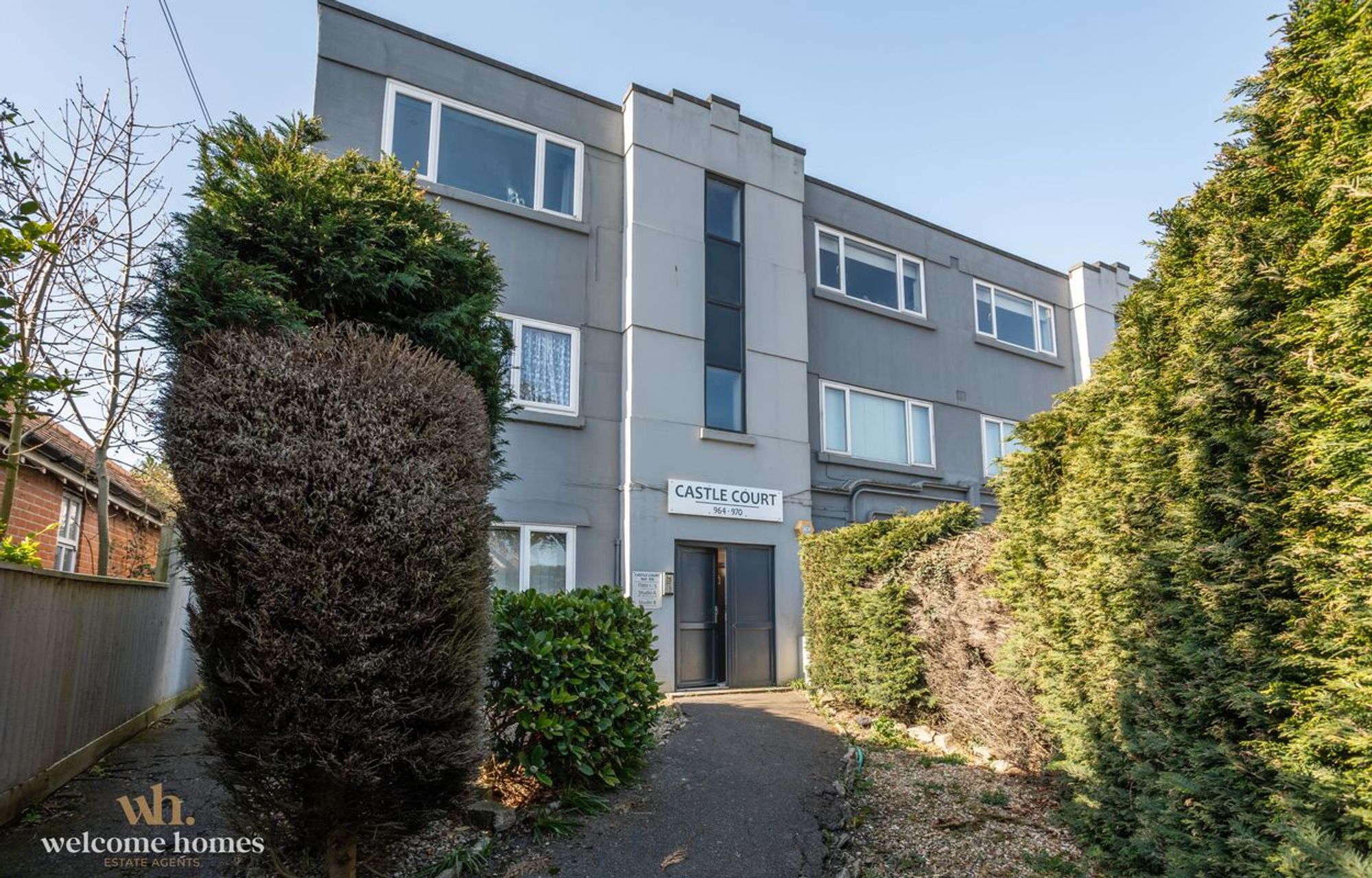 Castle Lane East, Castle Court, BH7