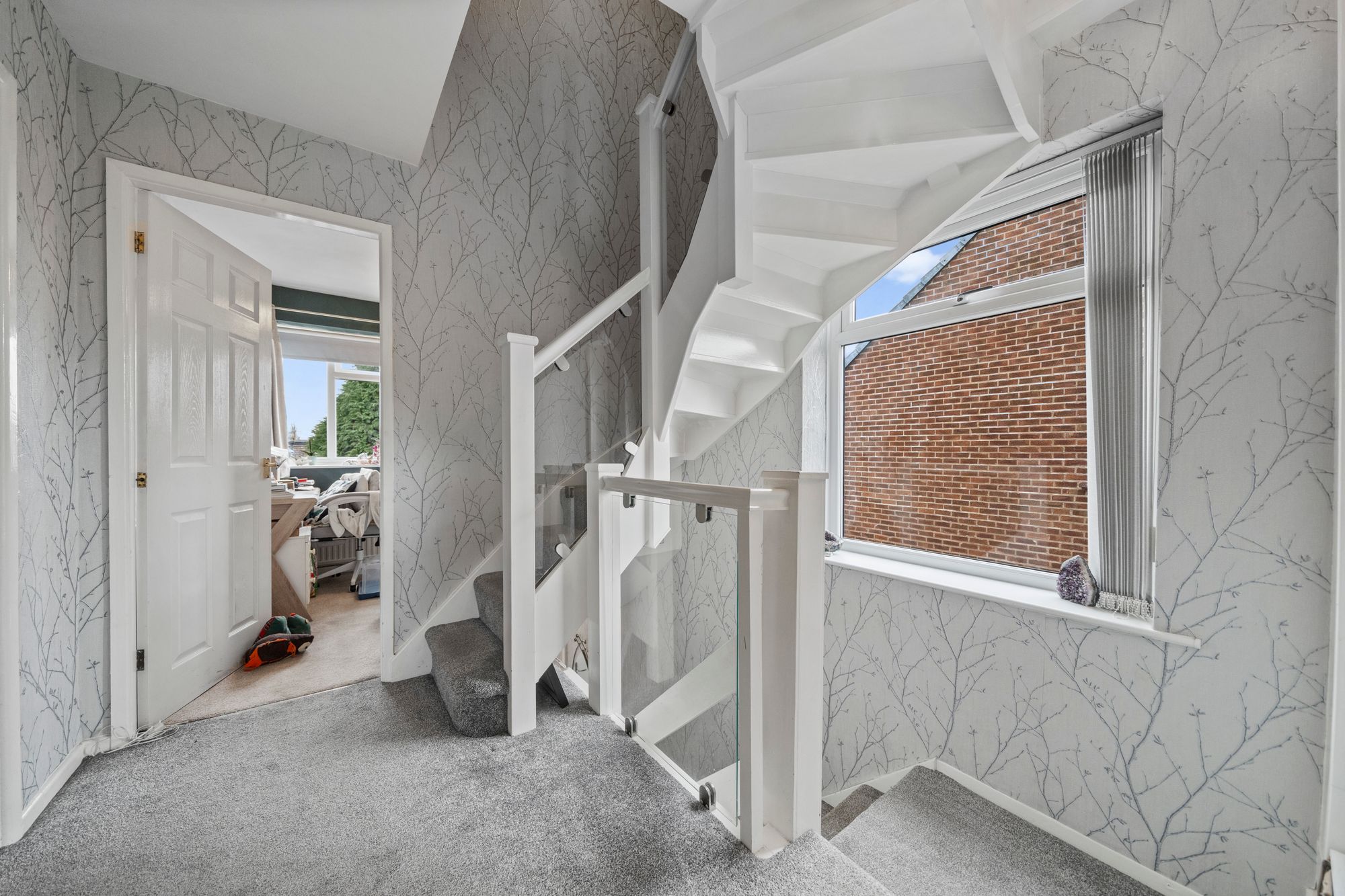 Chestnut Drive South, Leigh