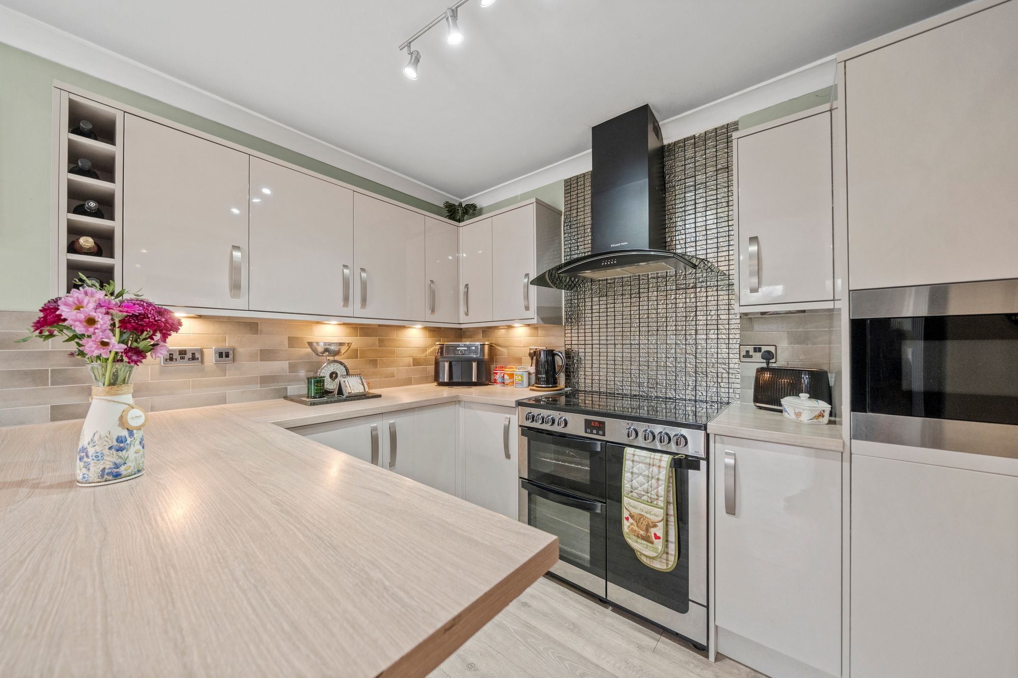 Chestnut Drive South, Leigh