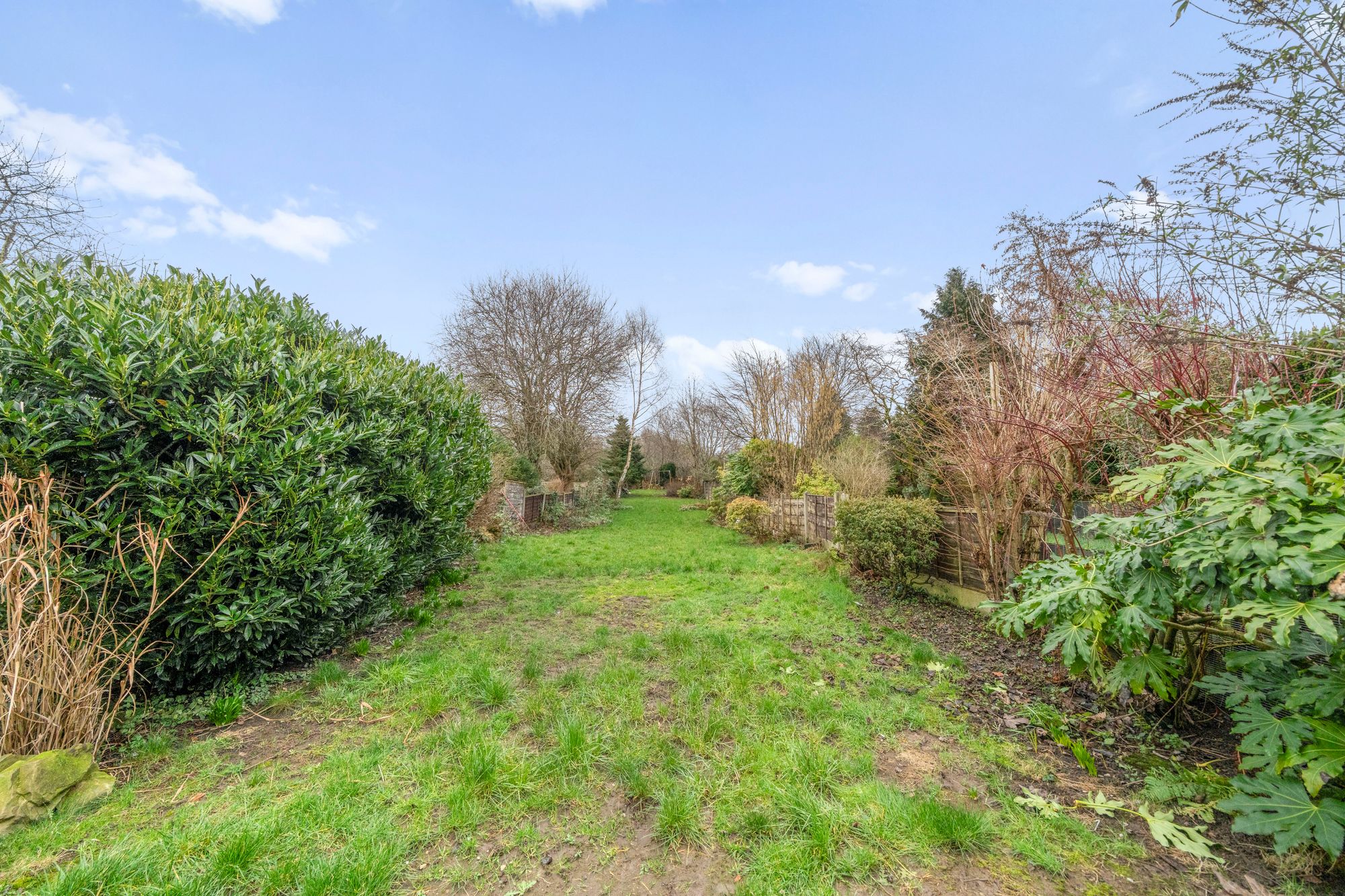 Chestnut Drive South, Leigh