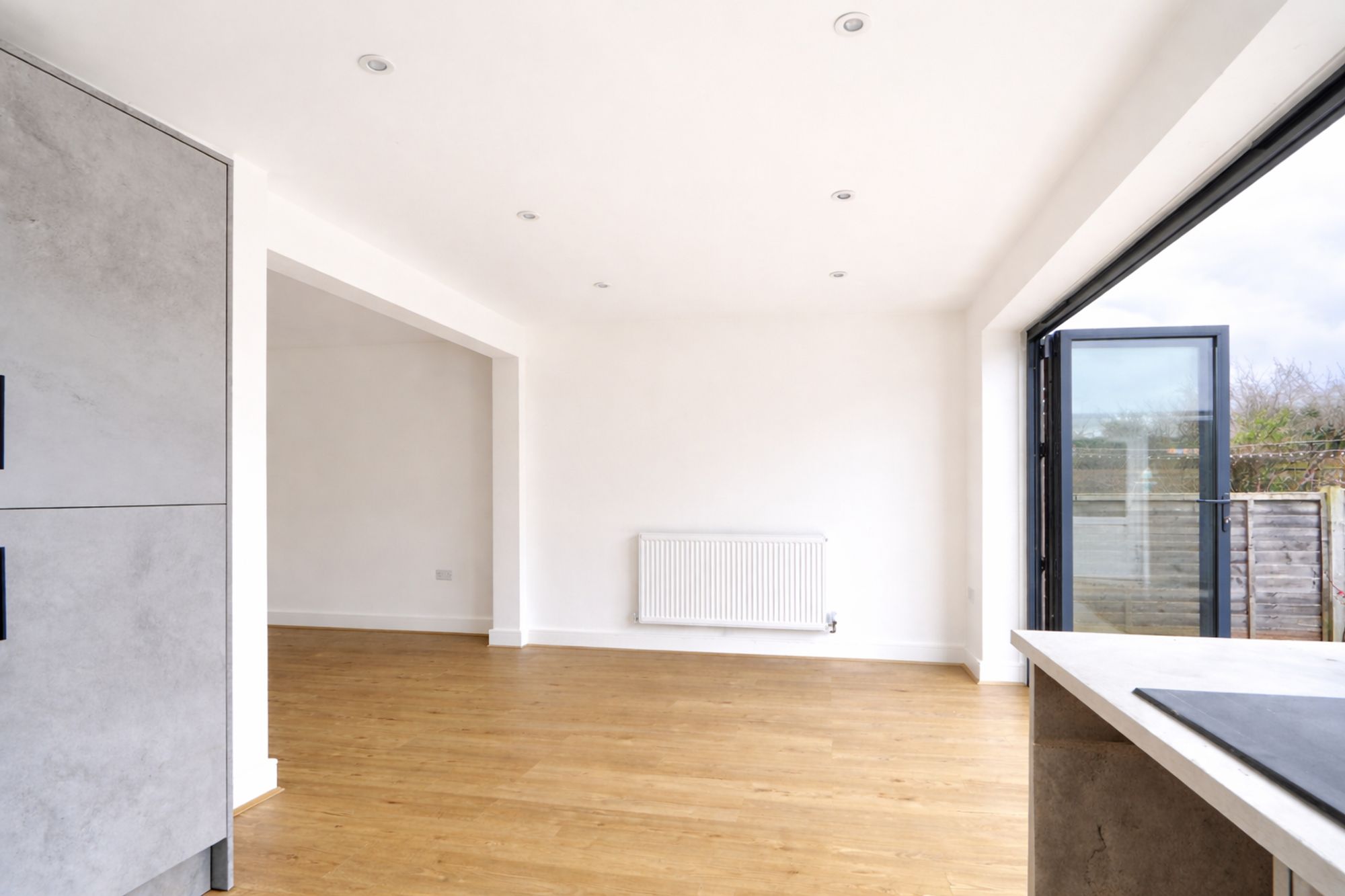 4a0d2281-d1a9-44ac-a475-8e7d7eaba049