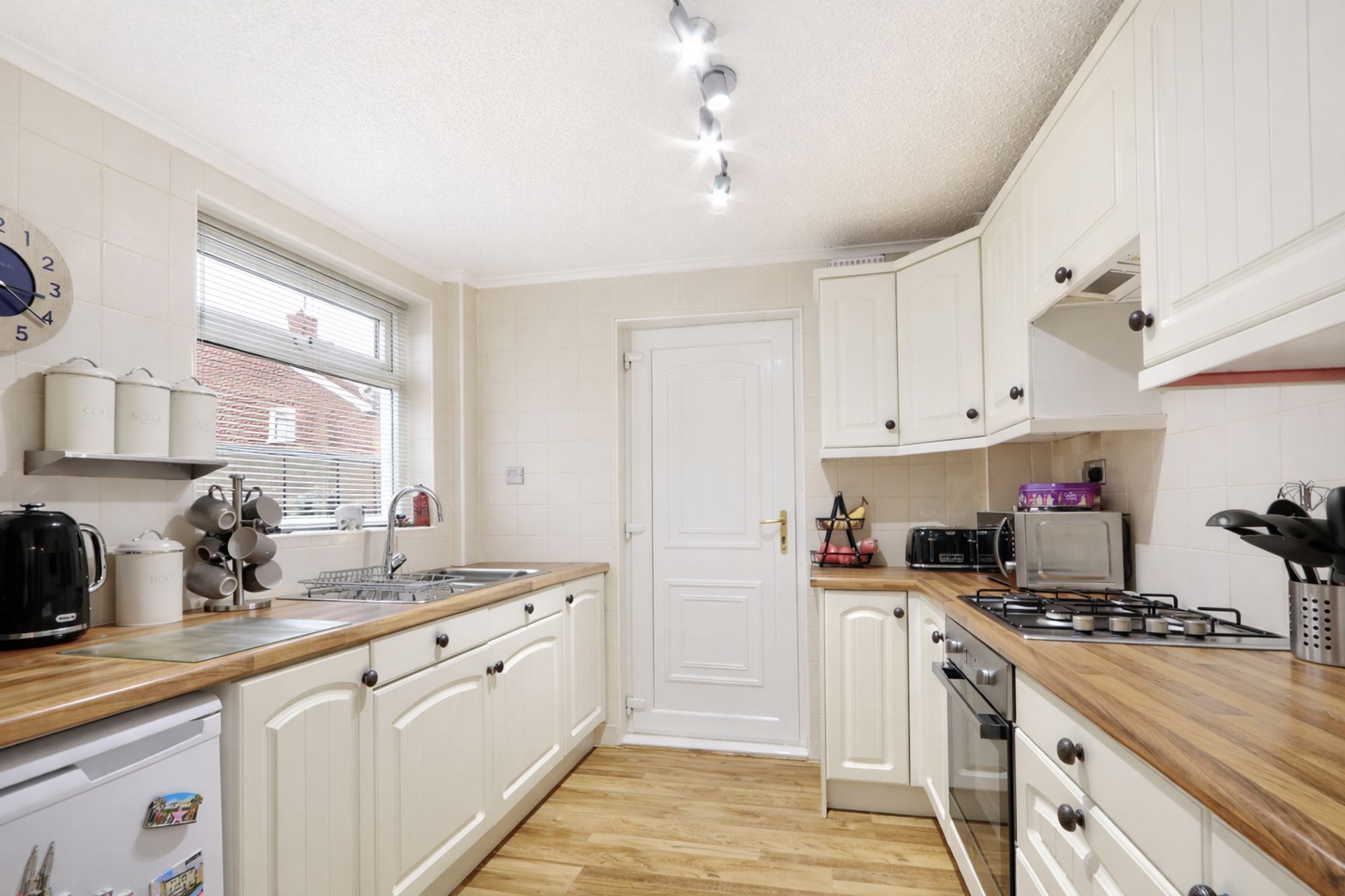 967c0cd0-eb61-4734-b968-c5bbc566b1a6