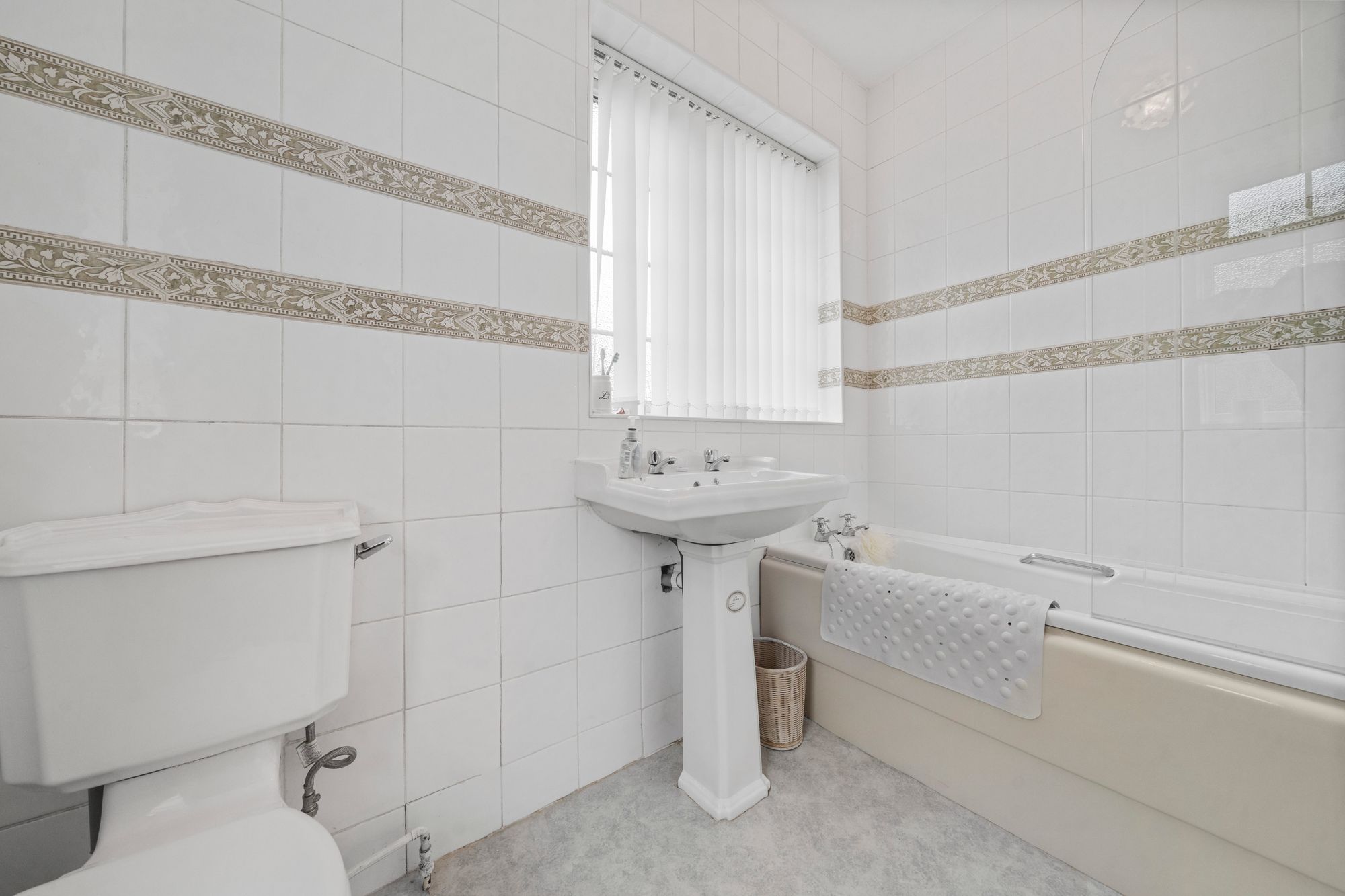 Sydney Avenue, Leigh