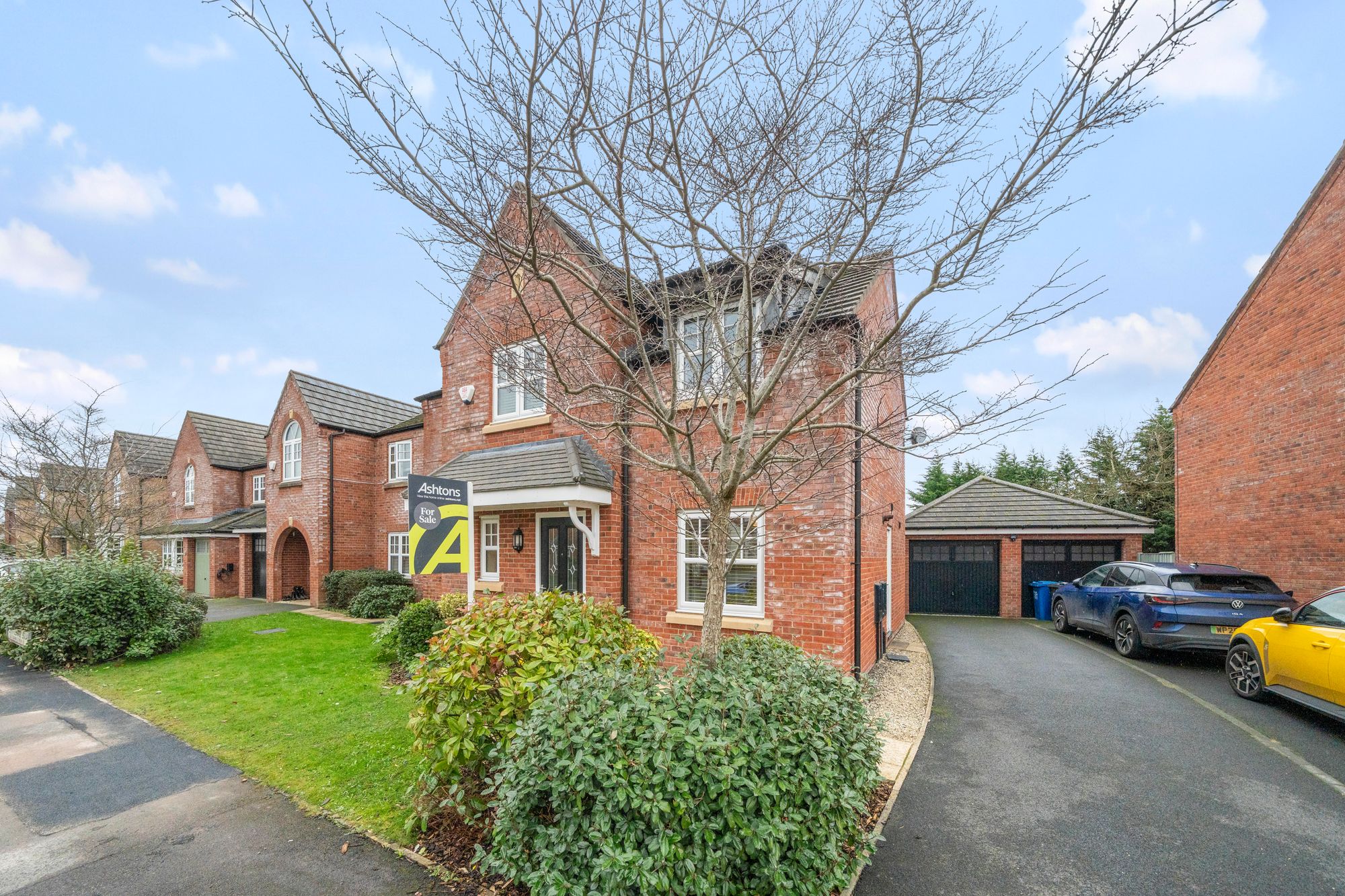 Commissioner Square, Warrington