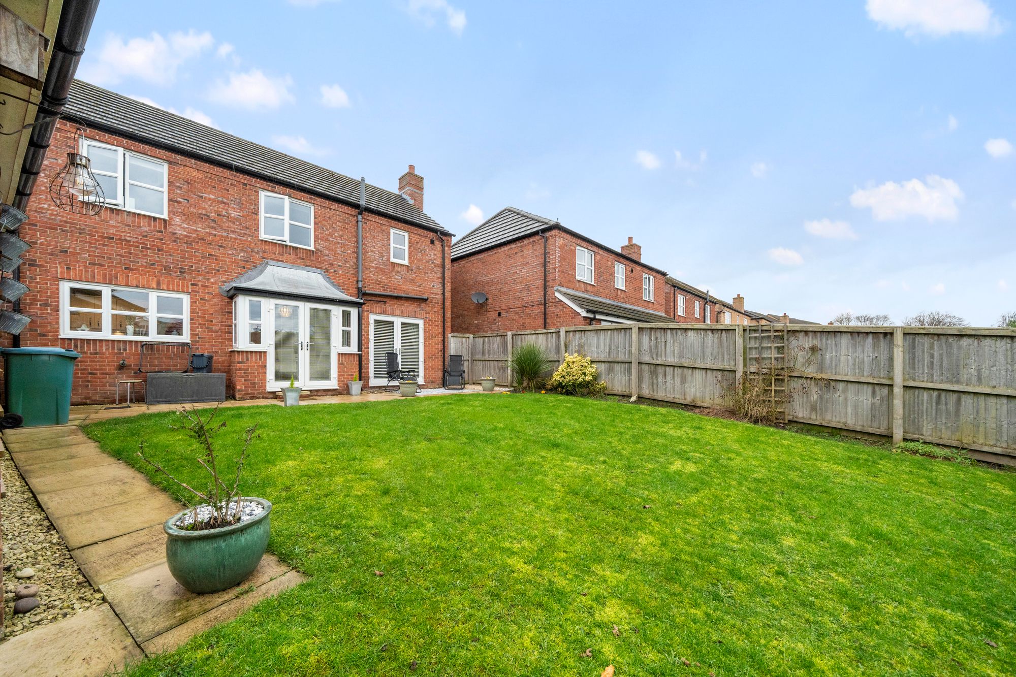 Commissioner Square, Warrington