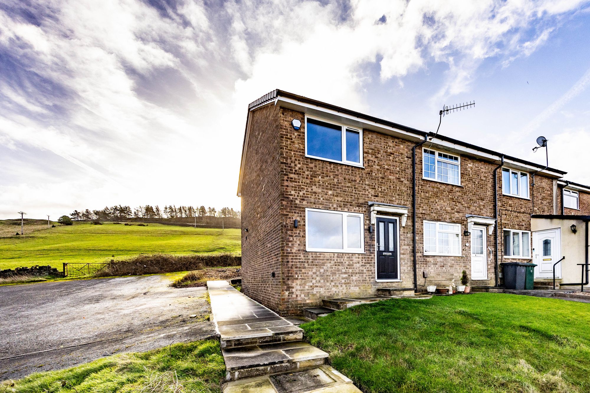 Kinder Avenue, Cowlersley, HD4