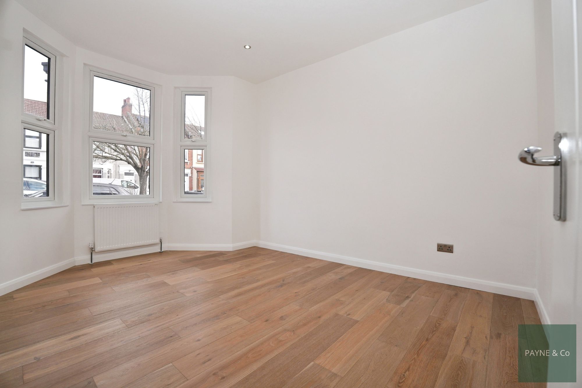 4 Bed, 2 Bath Property For Sale in Sandyhill Road, Ilford, IG1 2ET