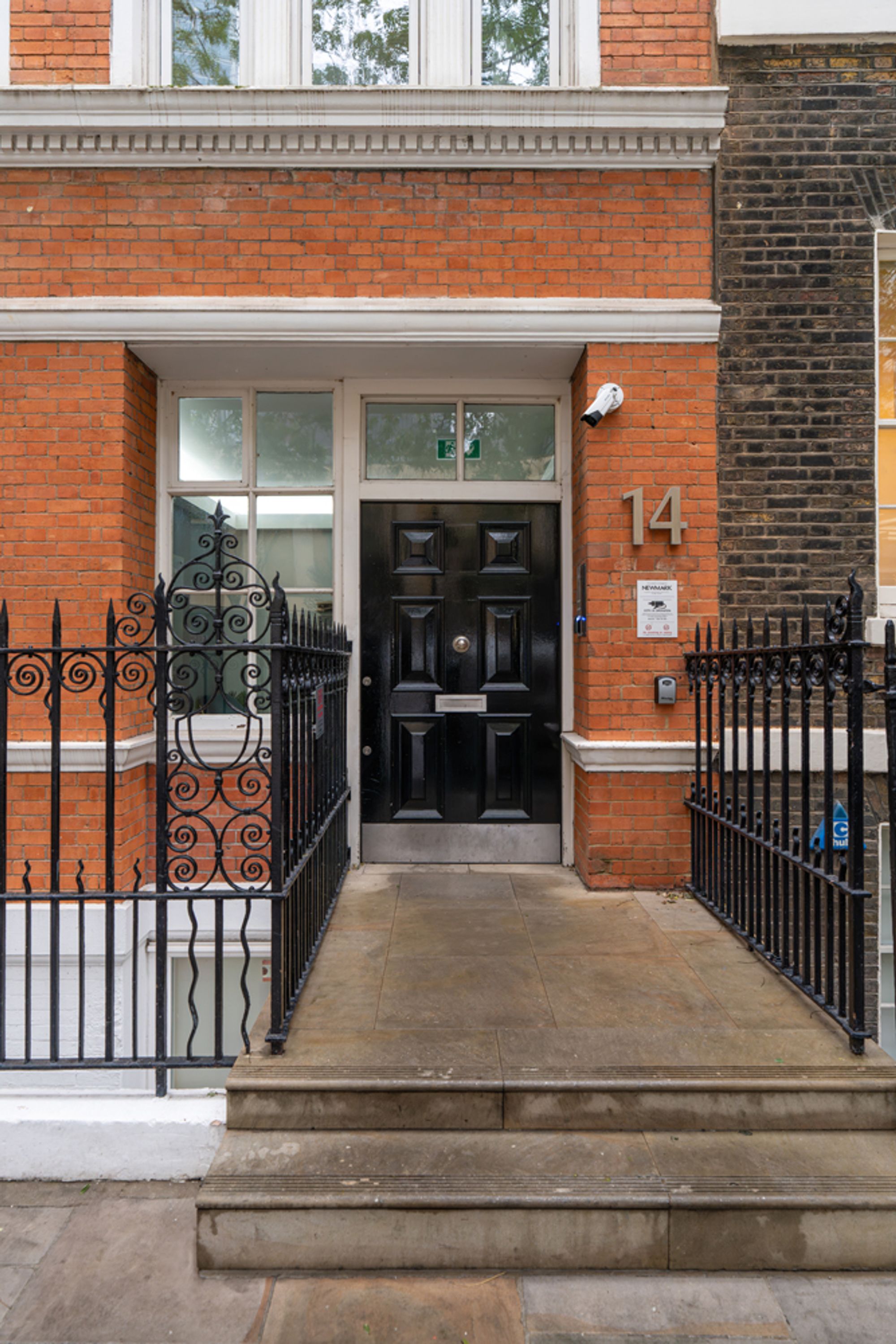 Devonshire Square, London, EC2M