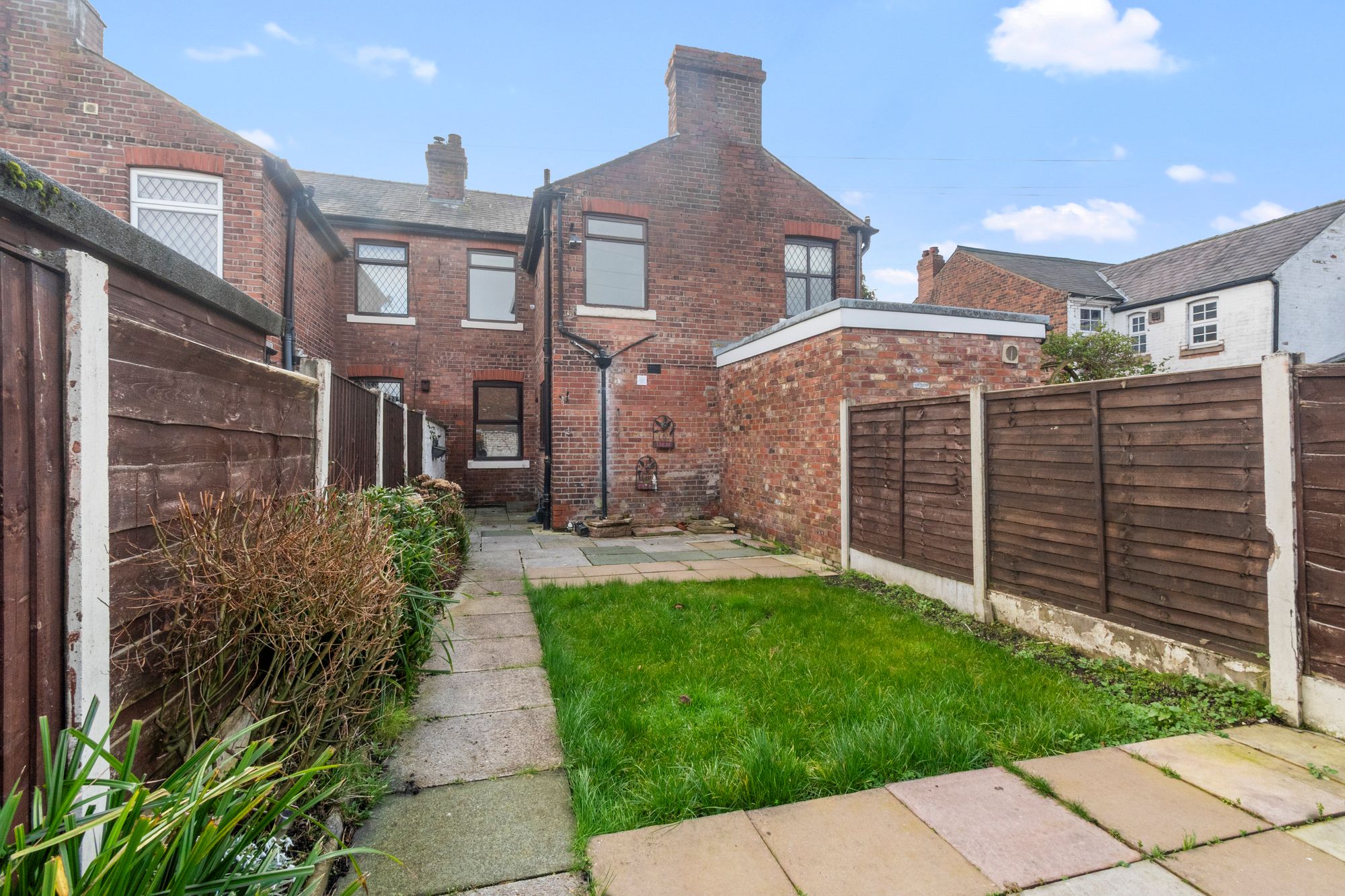 Liverpool Road, Warrington