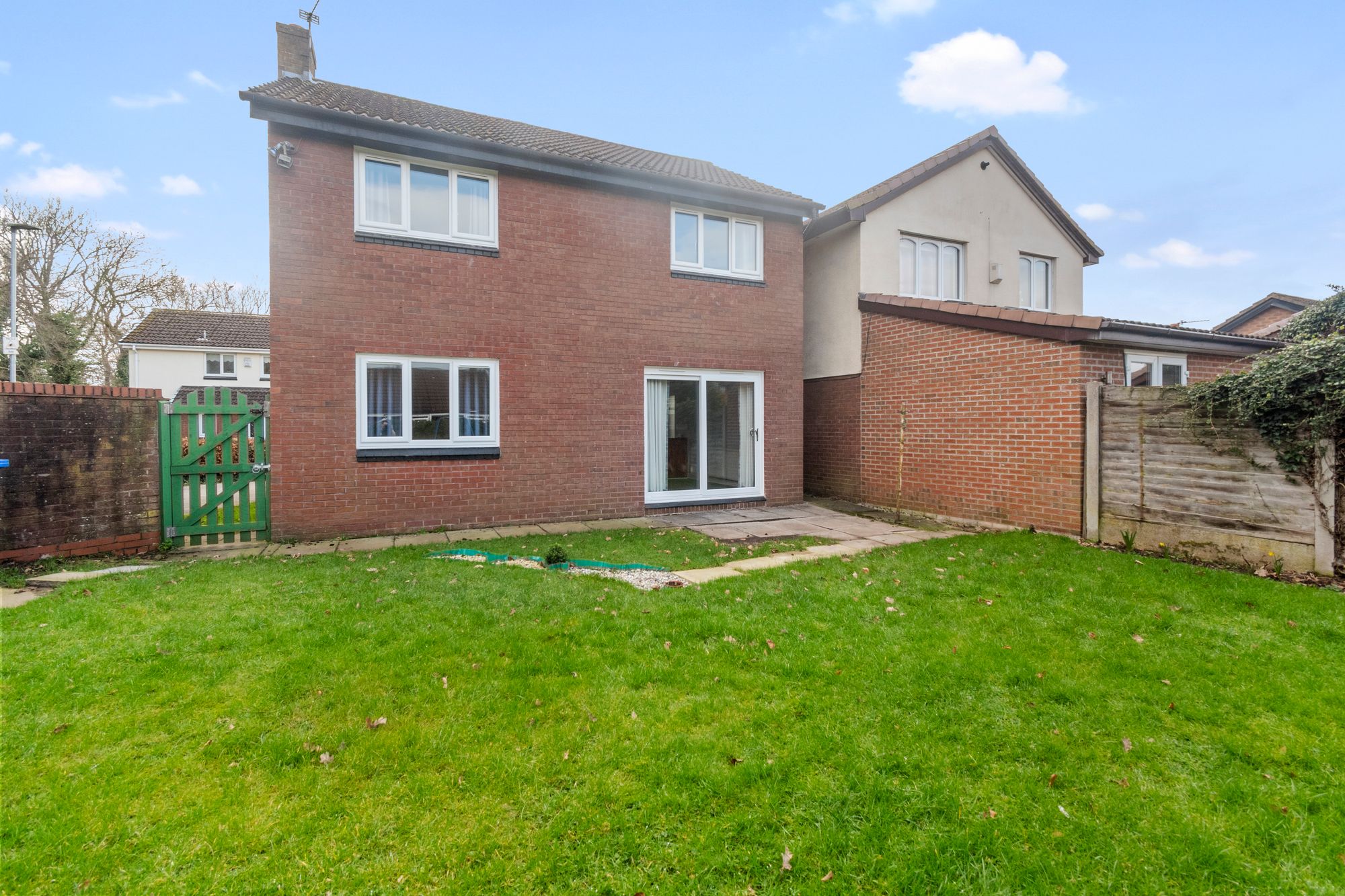 Perth Close, Fearnhead, WA2