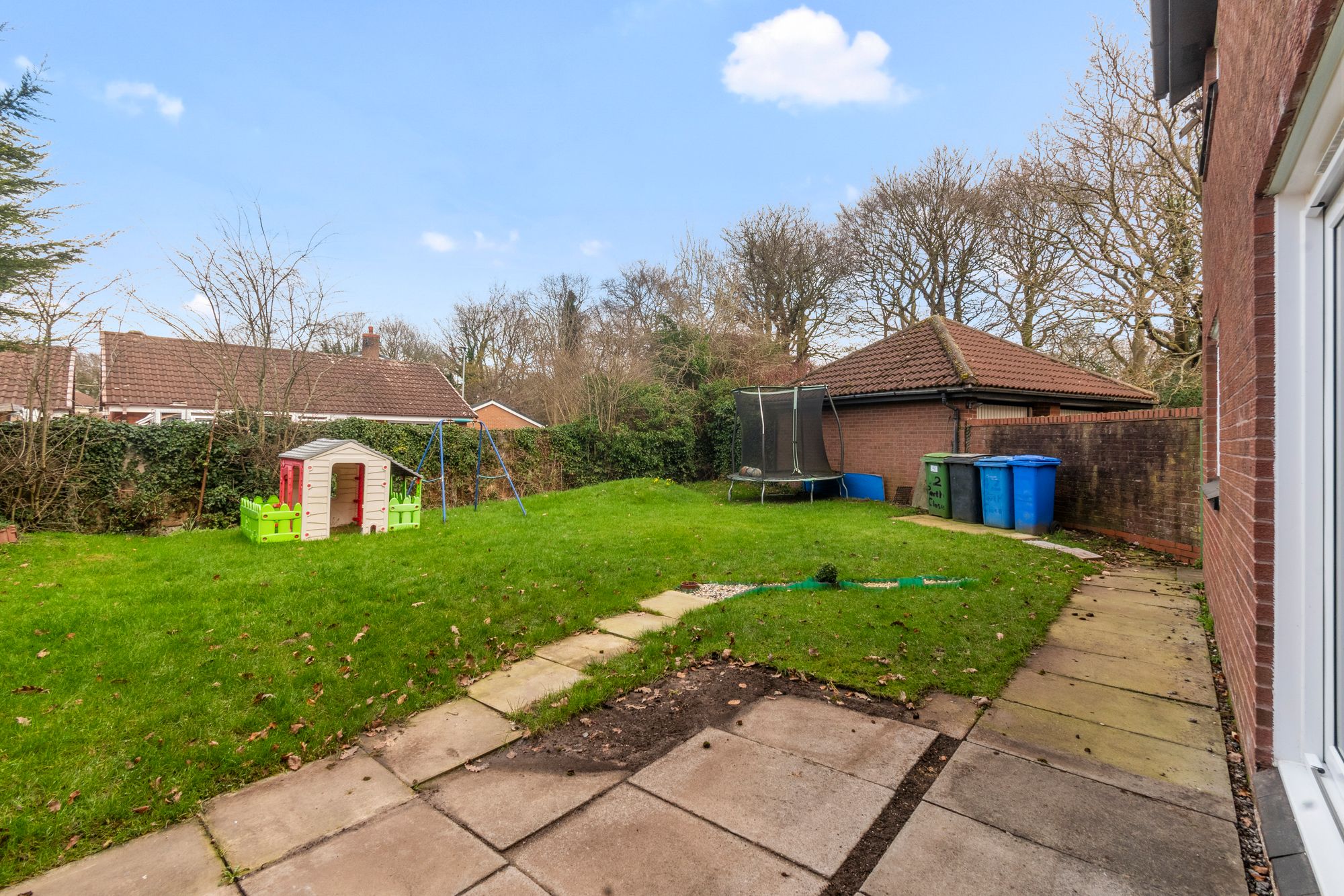 Perth Close, Fearnhead, WA2