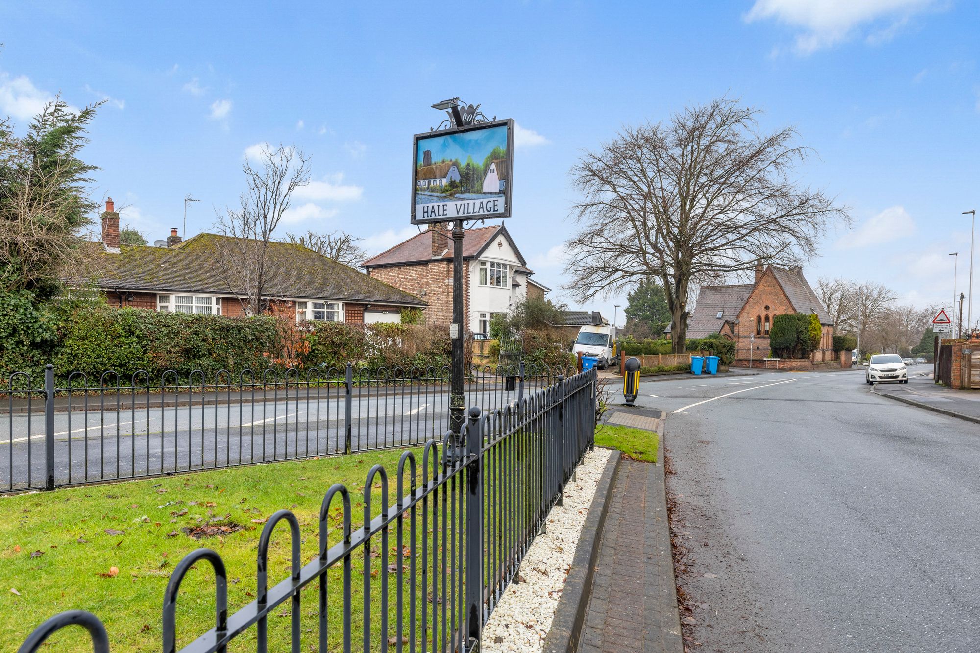 Halis Court, Hale Village, L24