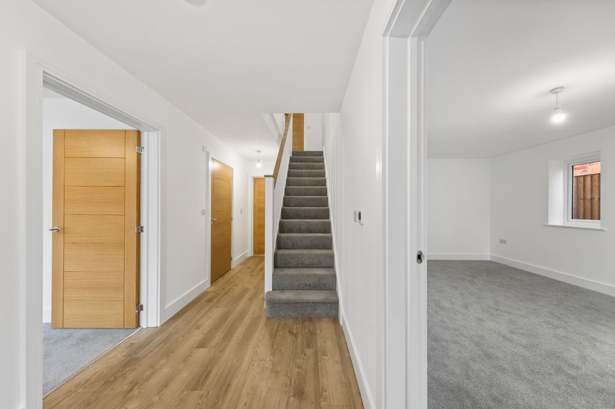 Halis Court, Hale Village, L24