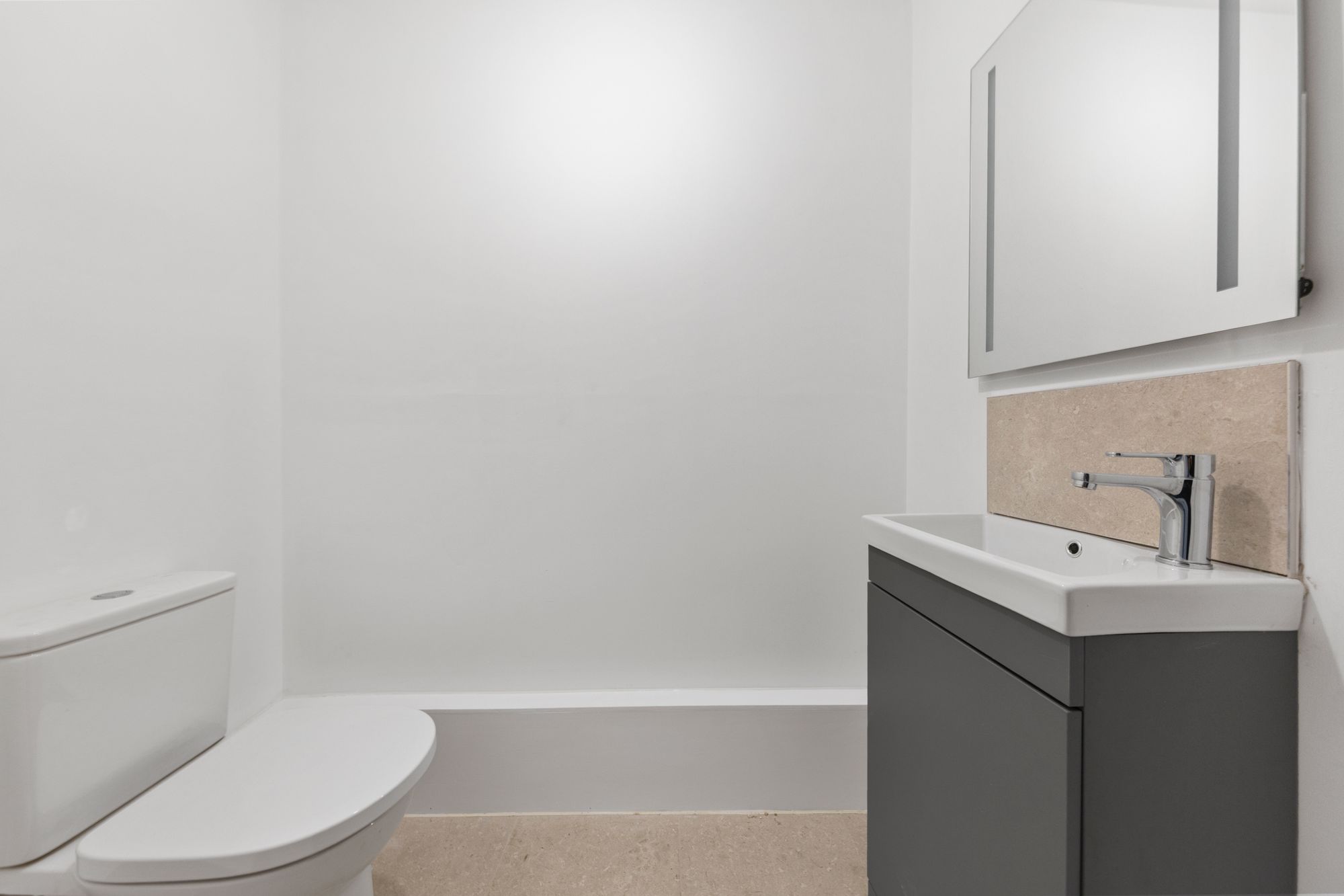 Halis Court, Hale Village, L24