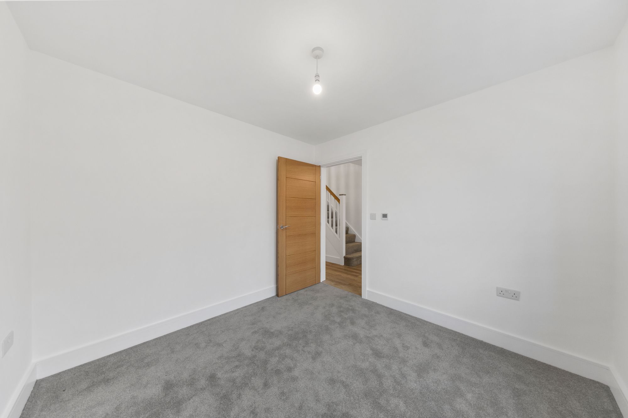 Halis Court, Hale Village, L24