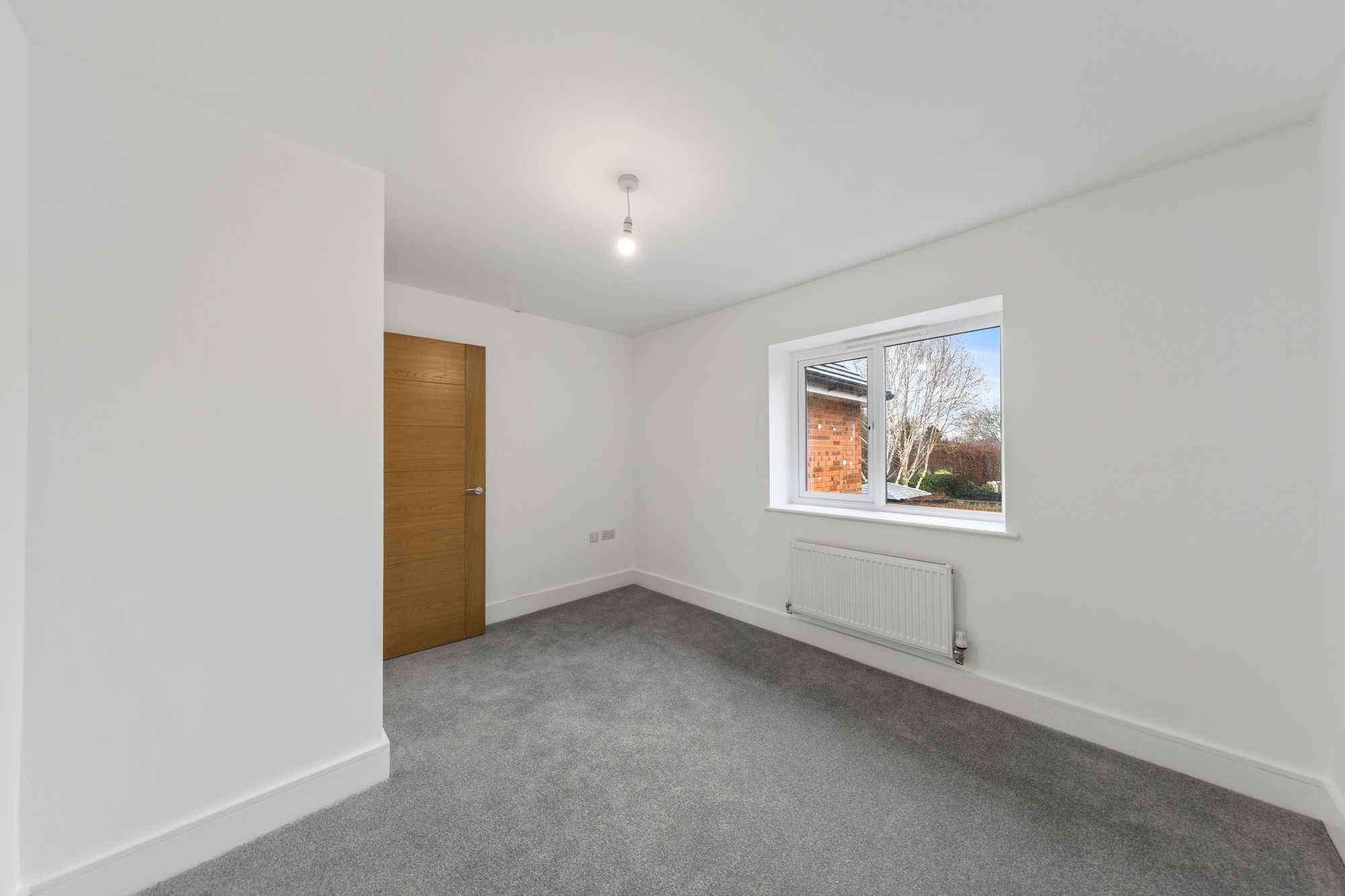 Halis Court, Hale Village, L24