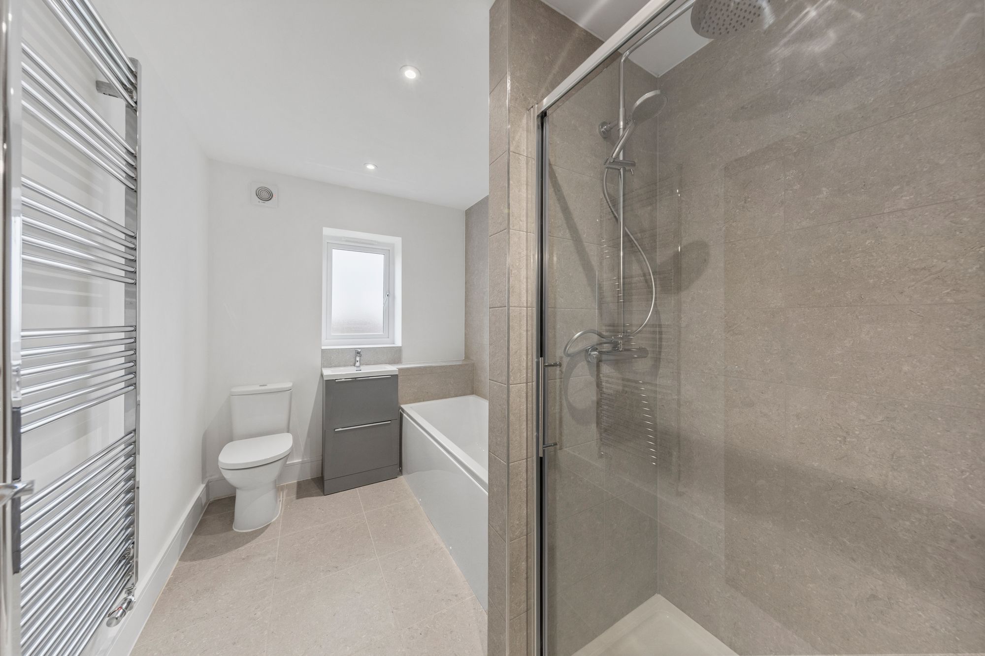 Halis Court, Hale Village, L24