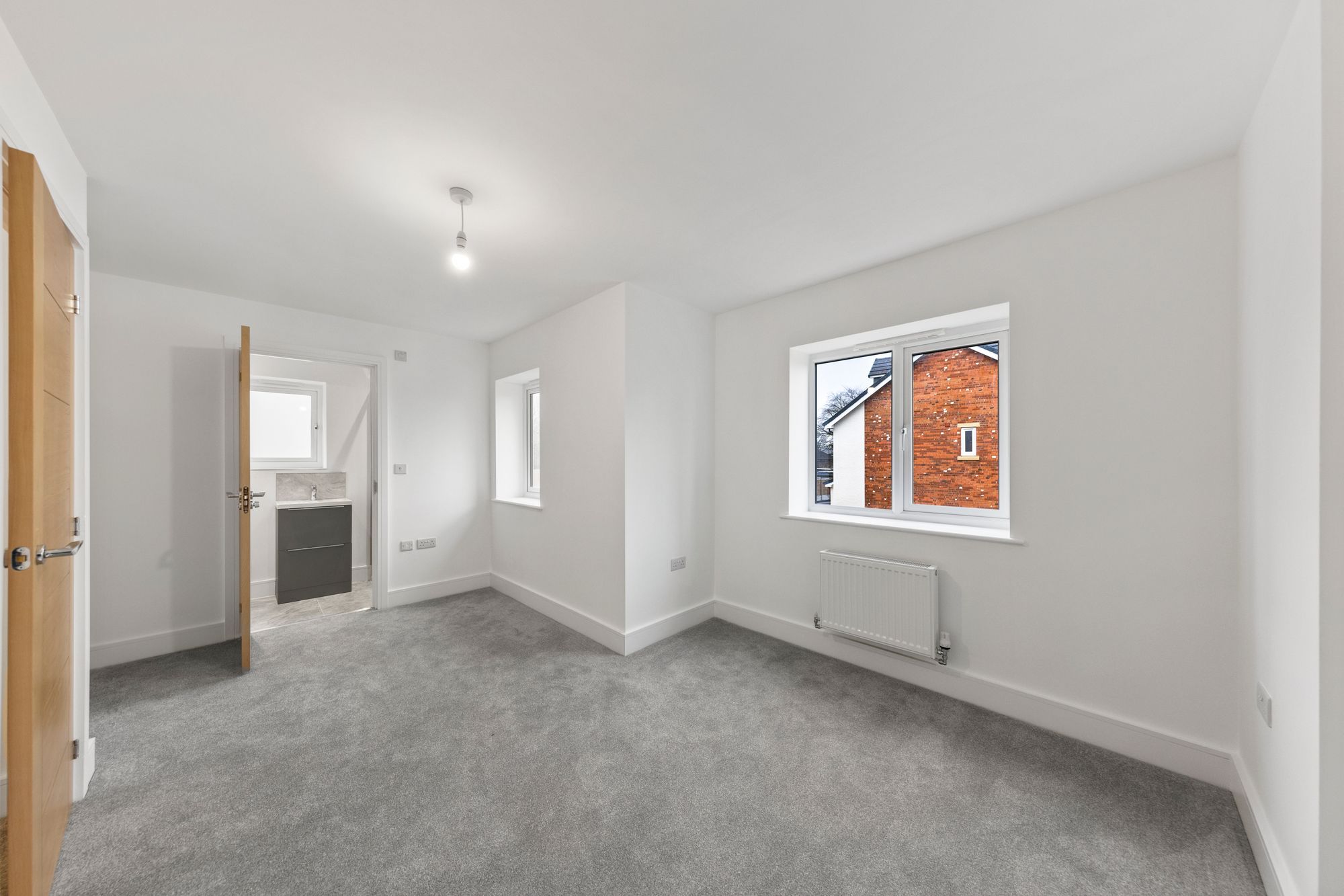 Halis Court, Hale Village, L24