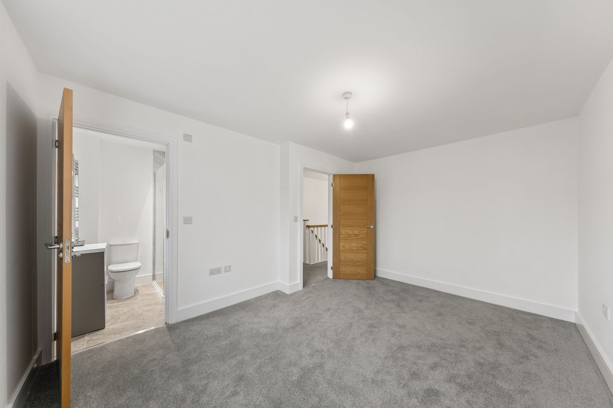 Halis Court, Hale Village, L24