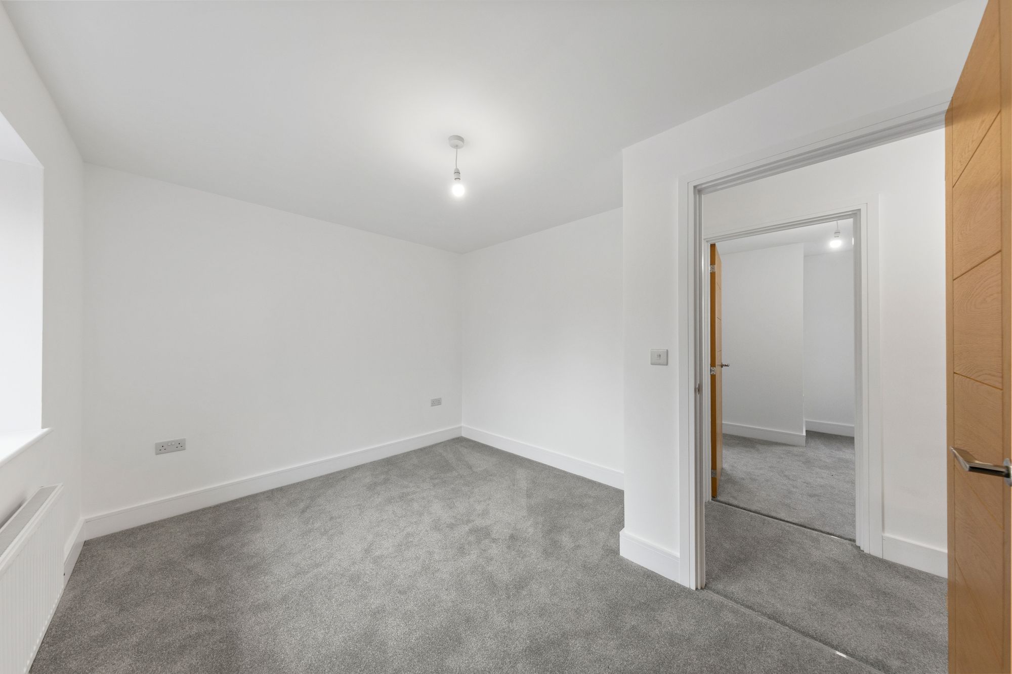 Halis Court, Hale Village, L24