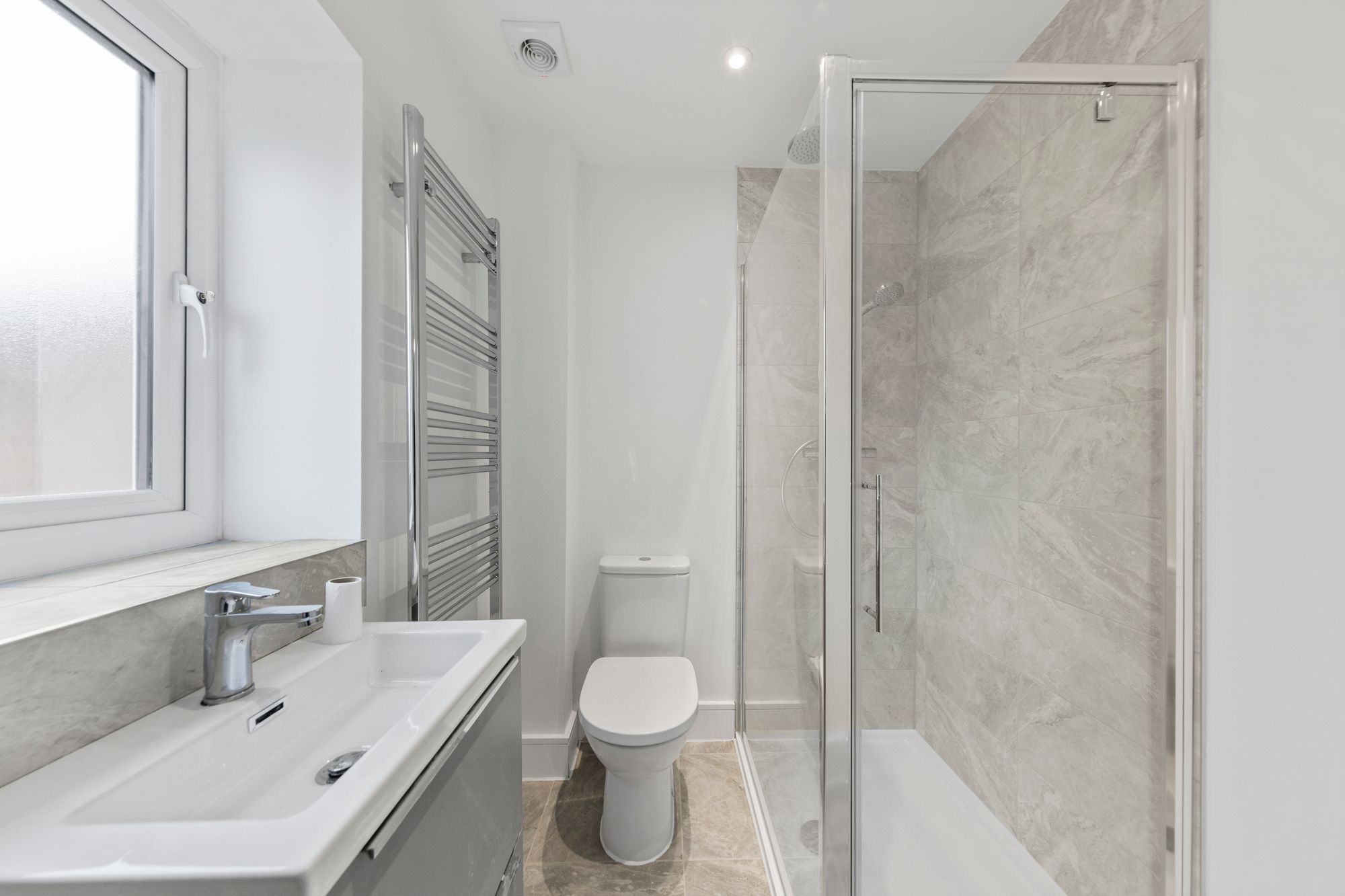 Halis Court, Hale Village, L24