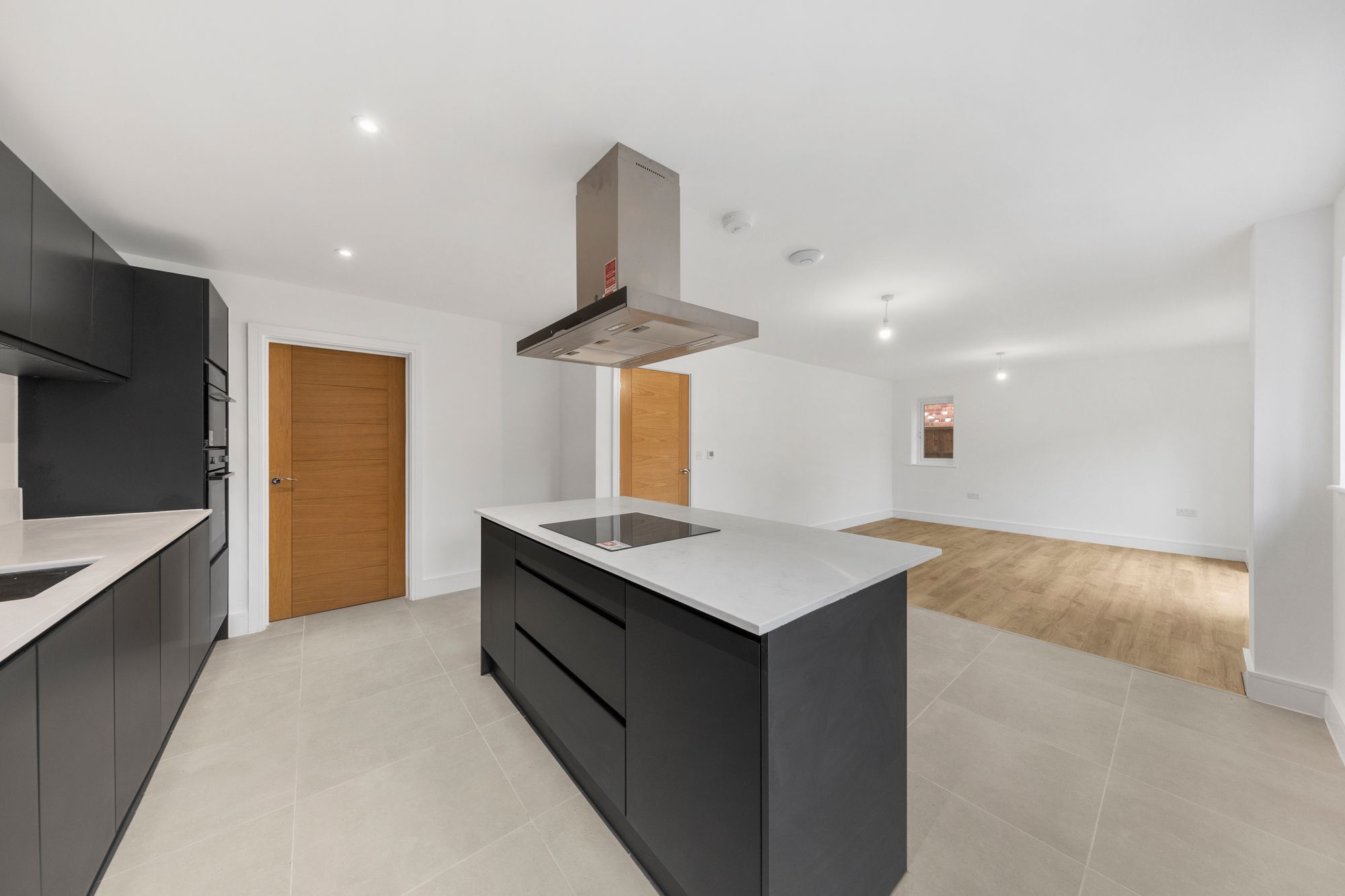 Halis Court, Hale Village, L24