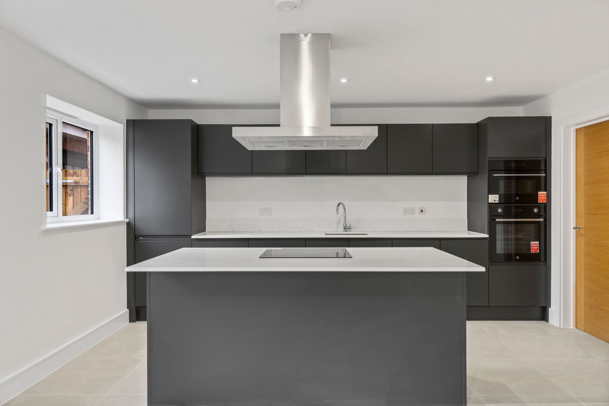 Halis Court, Hale Village, L24