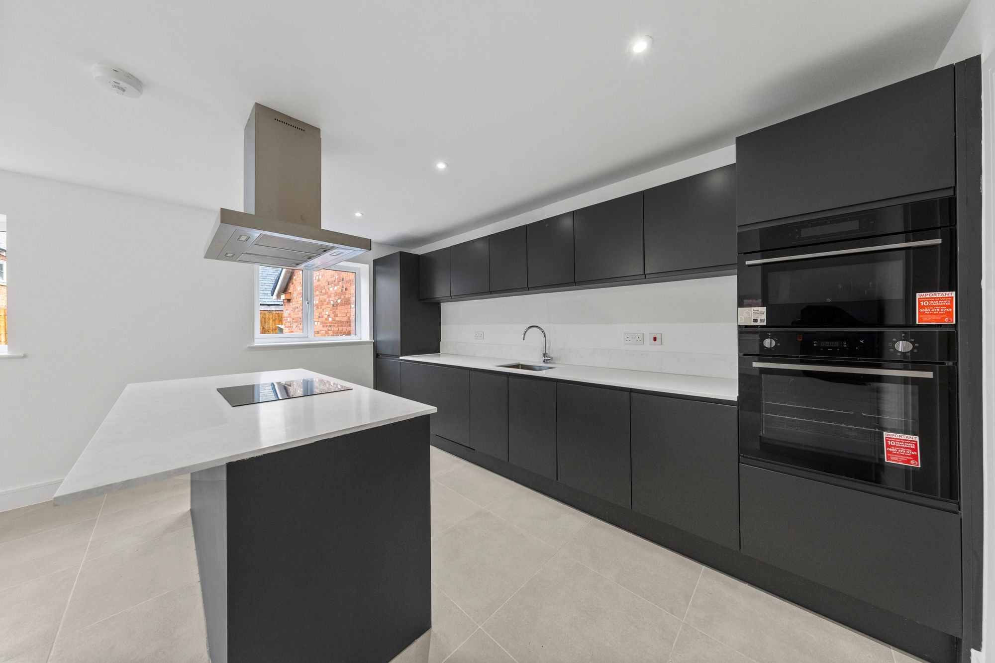 Halis Court, Hale Village, L24