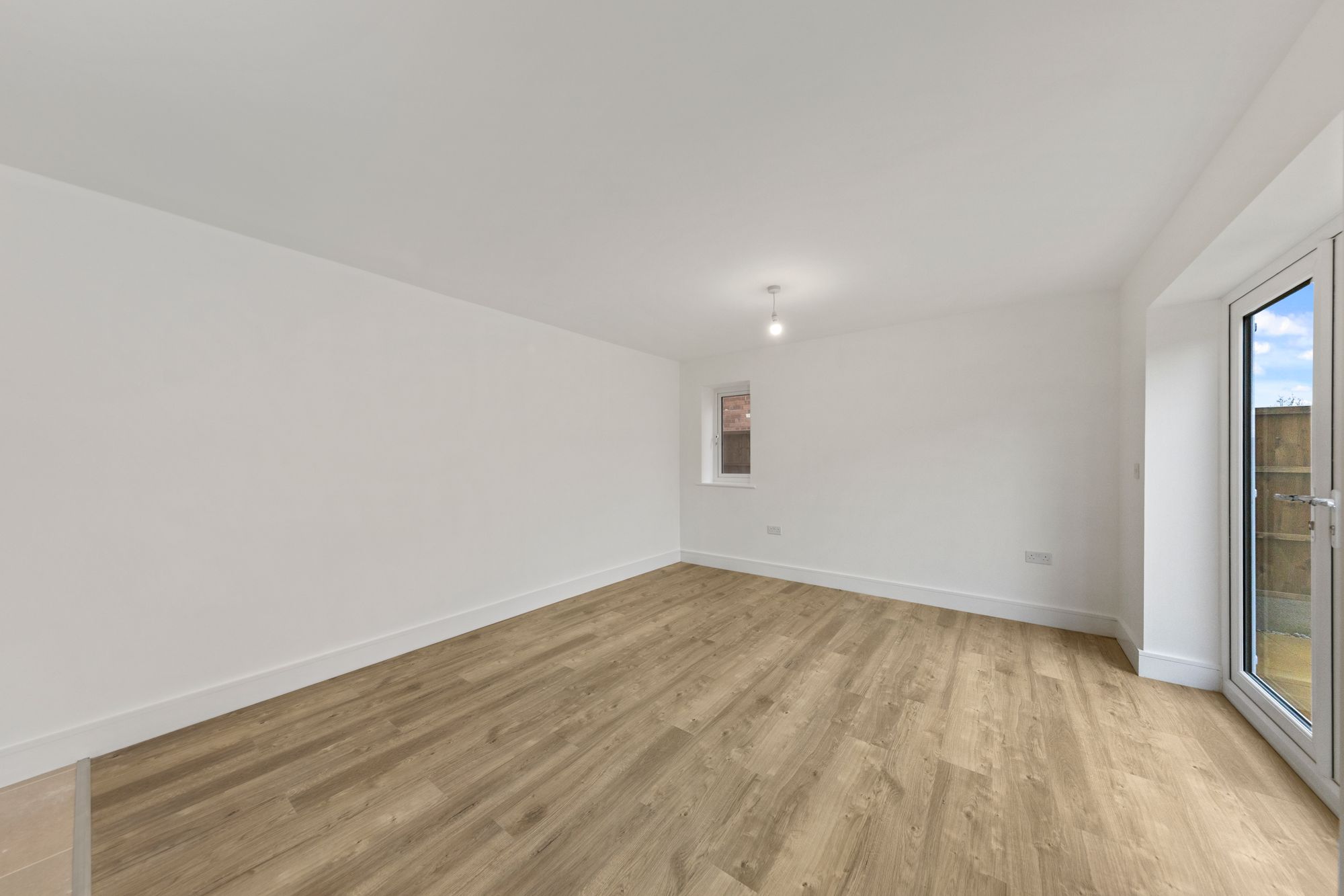 Halis Court, Hale Village, L24