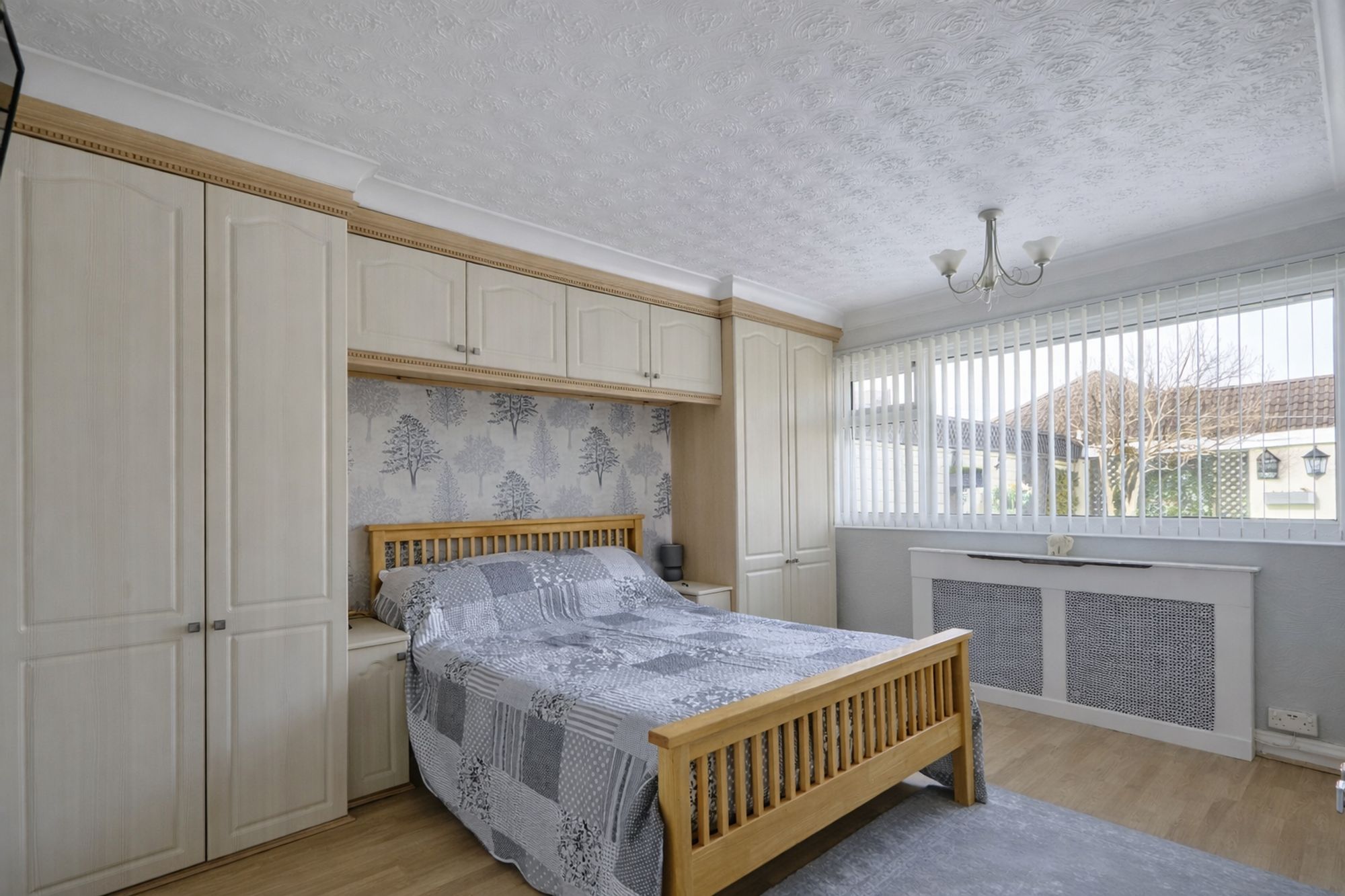 bbef8715-cd05-4c00-8204-6c774f94c343